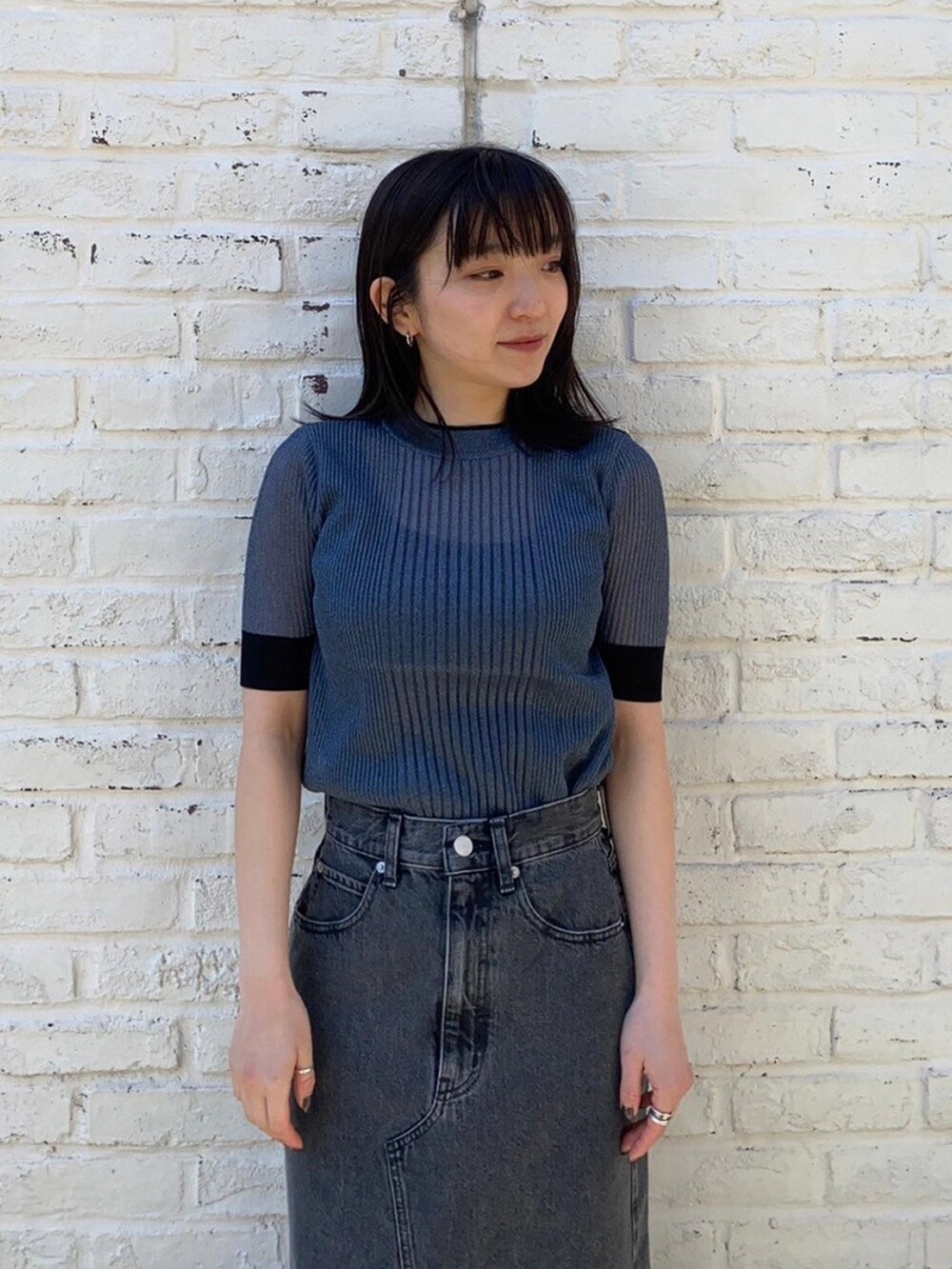 「UNITED TOKYOのシアーラメハーフリブニット（ニット/セーター、ブルー系）」を使った、UNITED TOKYO STAFFさん（レディース・150cm）の春コーディネートの5枚目の写真
