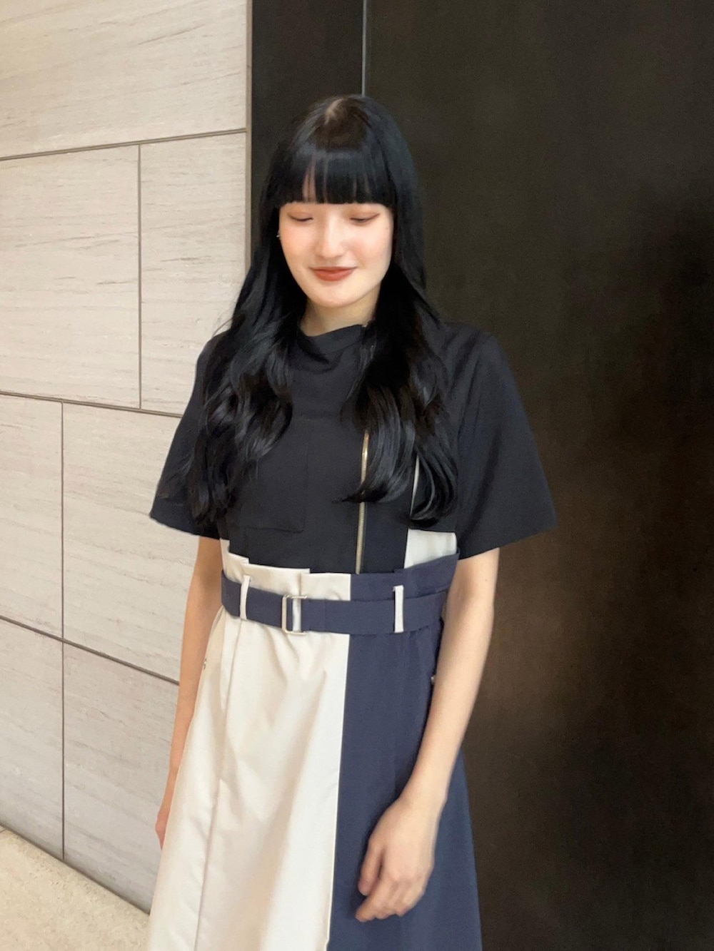 「UNITED TOKYOのアーティクルコンビワンピース（ワンピース、ブラック系）」を使った、UNITED TOKYO STAFFさん（レディース・165cm）の春コーディネートの5枚目の写真