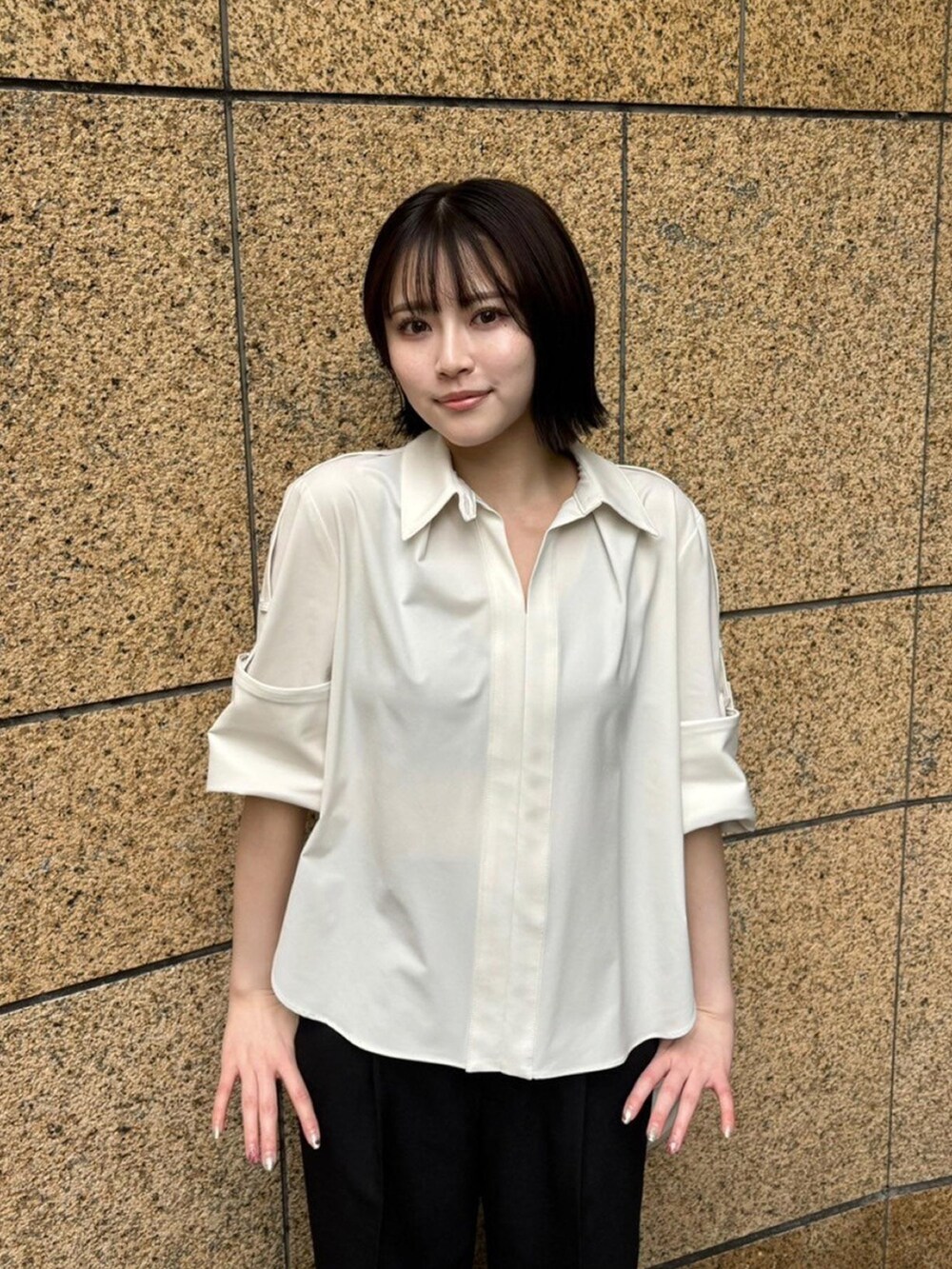 「UNITED TOKYOの2wayエポレットデザインブラウス（シャツ/ブラウス、ベージュ系）」を使った、UNITED TOKYO STAFFさん（レディース・162cm）の春コーディネートの5枚目の写真