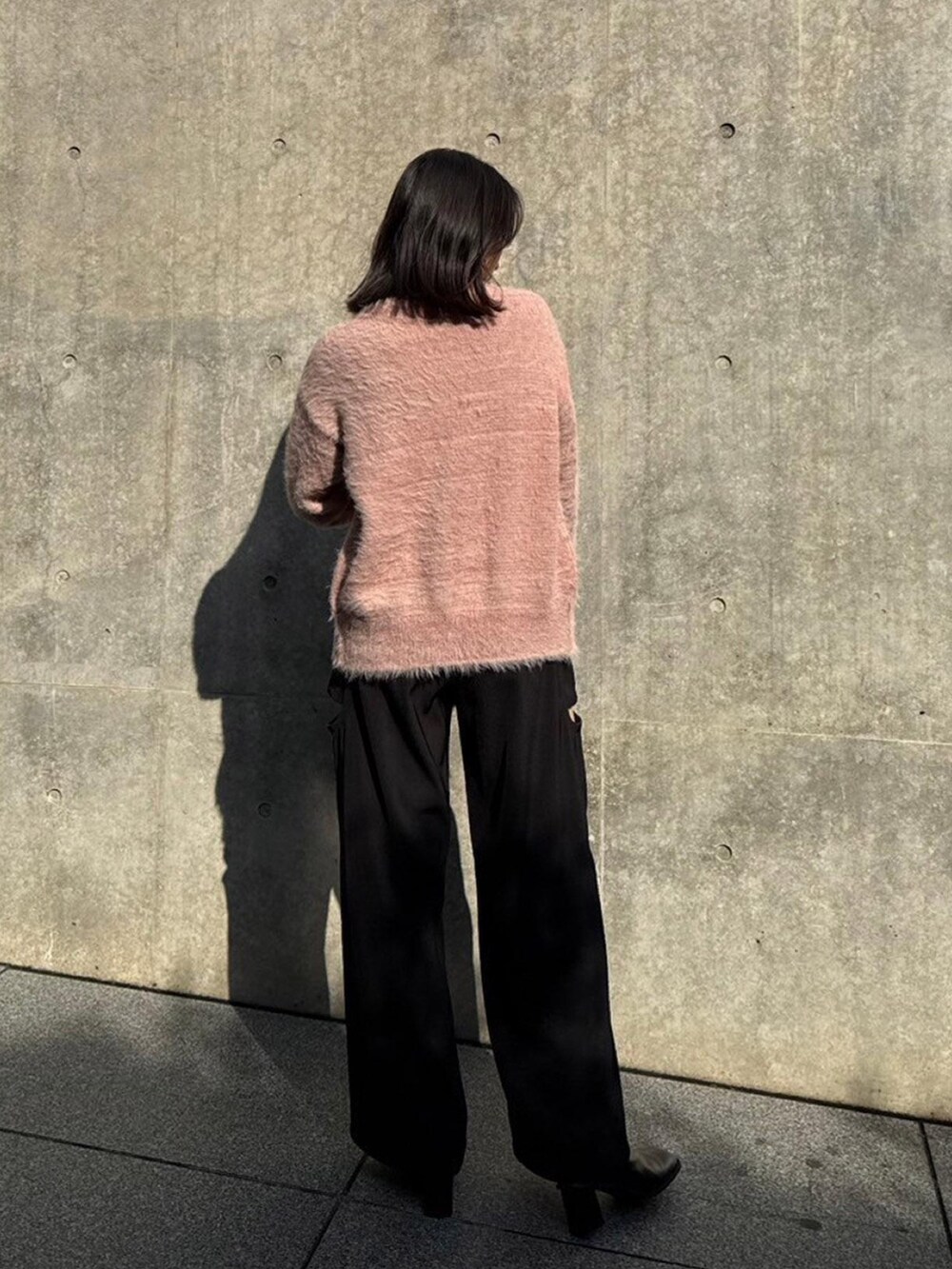 「UNITED TOKYOのシャギーモヘアカーディガン（カーディガン/ボレロ、ピンク系）」を使った、UNITED TOKYO STAFFさん（レディース・158cm）の秋コーディネートの3枚目の写真