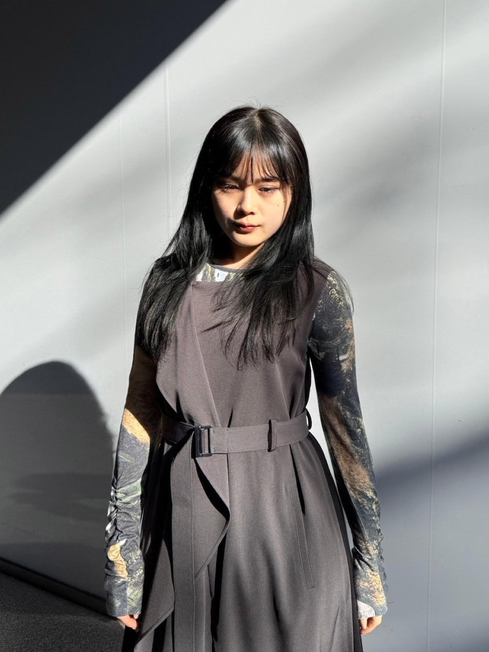 「UNITED TOKYOのシャトープリントギャザートップス（Tシャツ/カットソー、グリーン系）」を使った、UNITED TOKYO STAFFさん（レディース・157cm）の秋コーディネートの4枚目の写真
