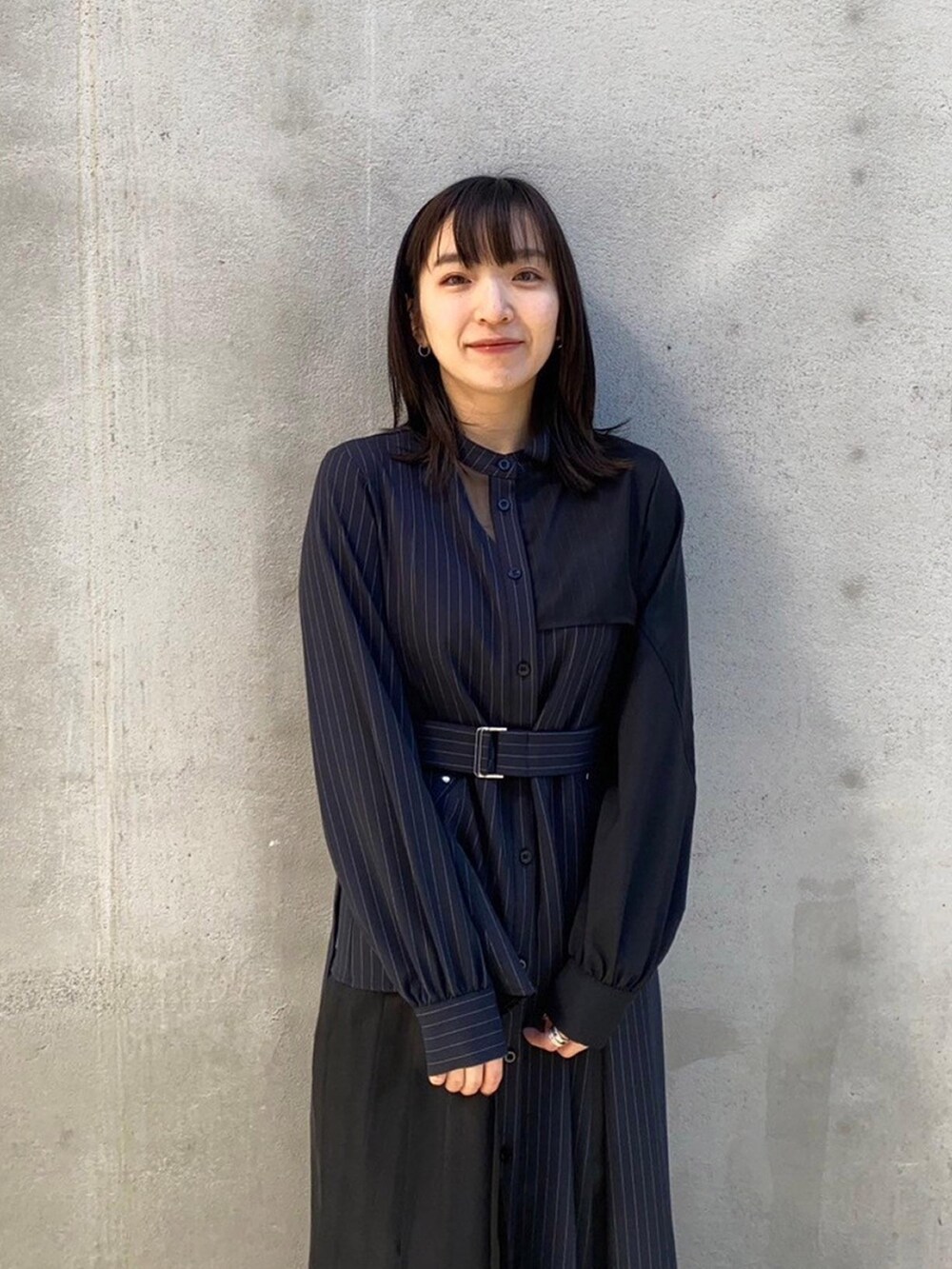 「UNITED TOKYOのコントラデプリーツシャツワンピース（シャツワンピース、ブルー系）」を使った、UNITED TOKYO STAFFさん（レディース・150cm）の春コーディネートの5枚目の写真