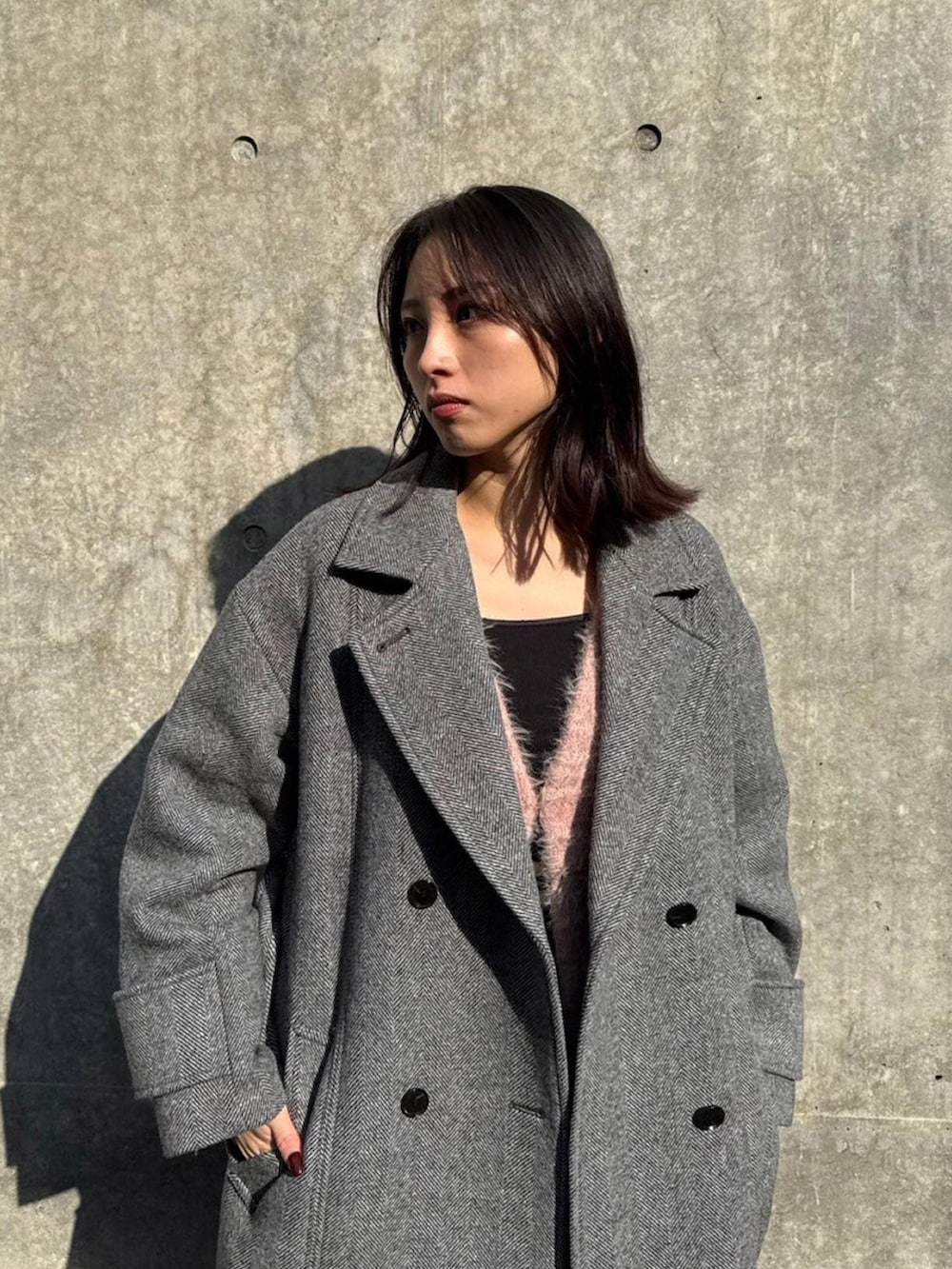 「UNITED TOKYOのビックカラーコート（ステンカラーコート、その他）」を使った、UNITED TOKYO STAFFさん（レディース・161cm）の秋コーディネートの4枚目の写真