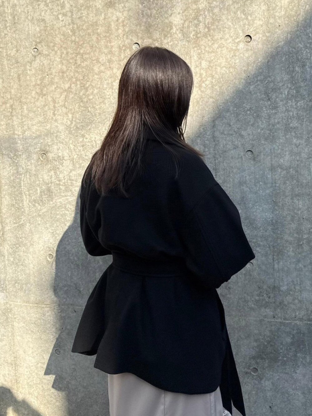 「UNITED TOKYOのワイドラペルショートコート（その他アウター、ブラック系）」を使った、UNITED TOKYO STAFFさん（レディース・163cm）の秋コーディネートの5枚目の写真