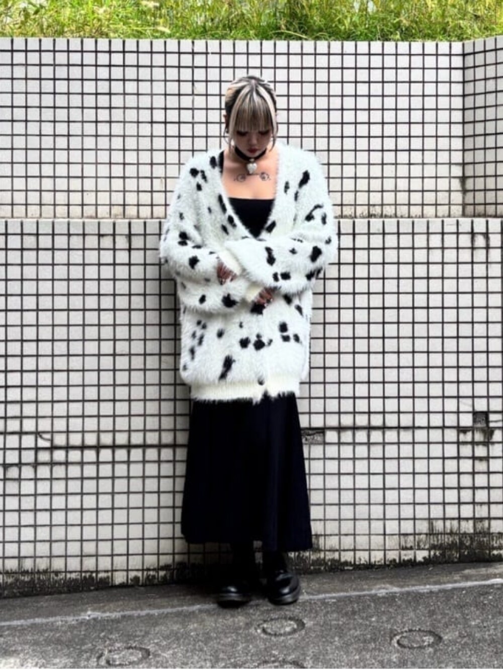 その他のカーディガン/ボレロを着用したレディースの秋コーディネートの2枚目の写真