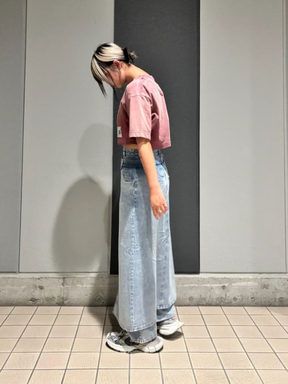 レディースの秋コーディネートの3枚目の写真