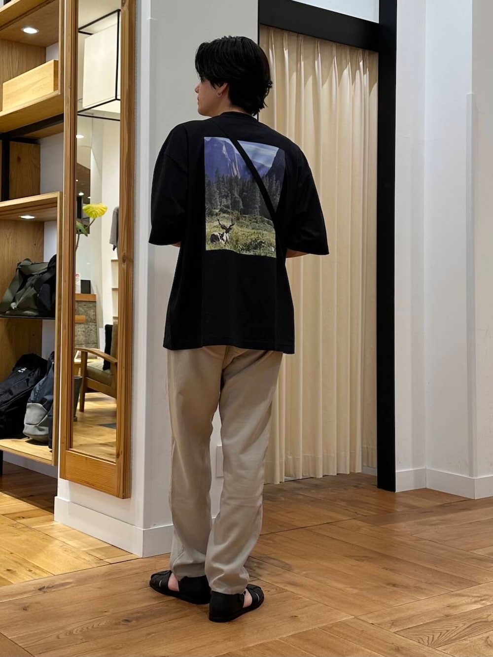 「シンプル、大人カジュアル、カジュアル、urbanresearchdoors、スポーツミックス、カジュアルコーデ、シンプルコーデ、ootd、リネン、THENORTHFACE、サンダルコーデ、暑い、おしゃれさんと繋がりたい、私のイチ推しブランド、スタッフのこれ買いました」｜「Gramicciの『別注』Gramicci　Linen Blend Pants（その他パンツ、ホワイト系）」を使った、キムラさん（メンズ・177cm）の夏コーディネートの2枚目の写真