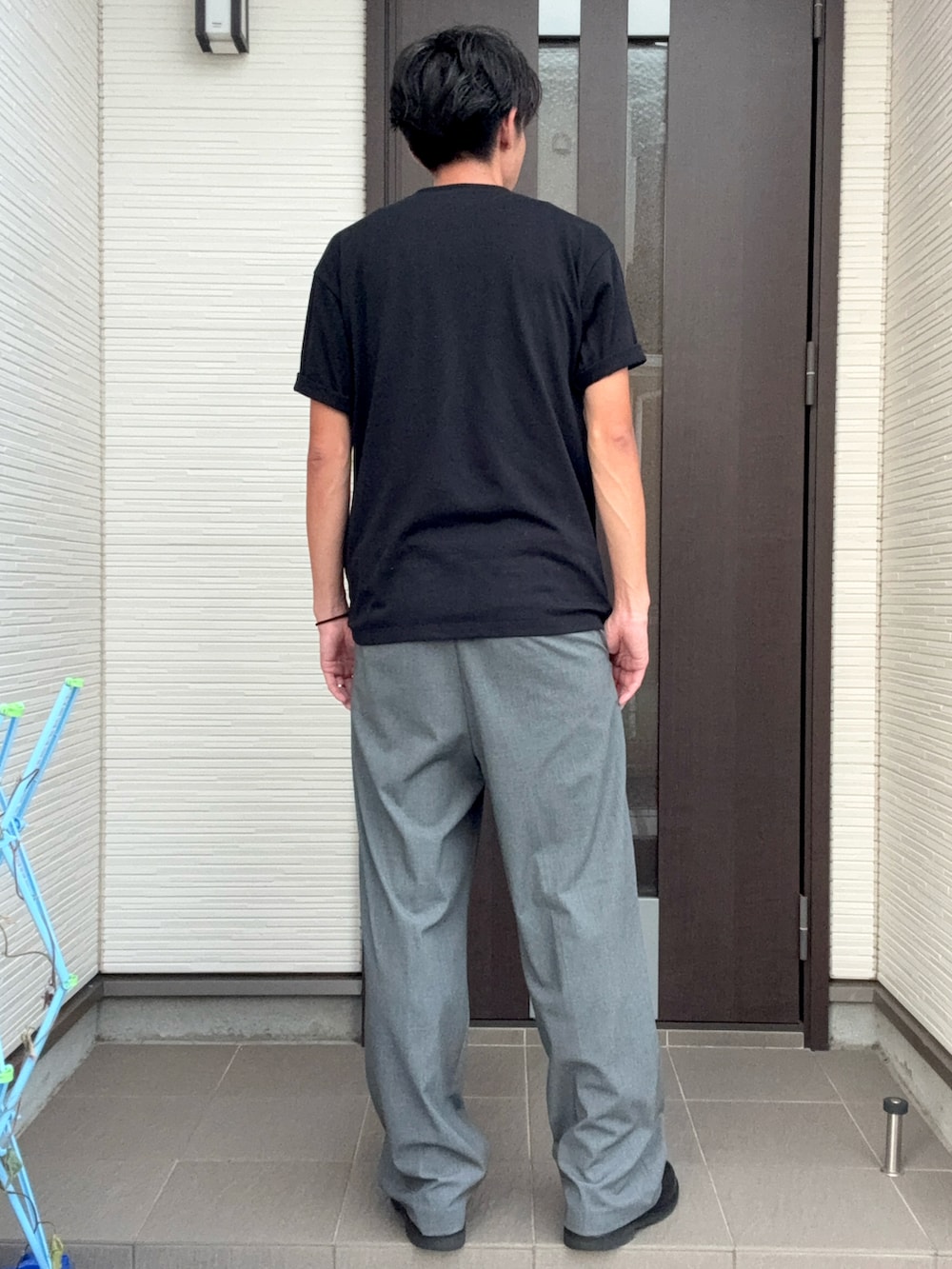 「ParabootのAVIGNON / アヴィニョン（ドレスシューズ、ブラック系）」を使った、ATSUさん（メンズ・182cm）の夏コーディネートの2枚目の写真