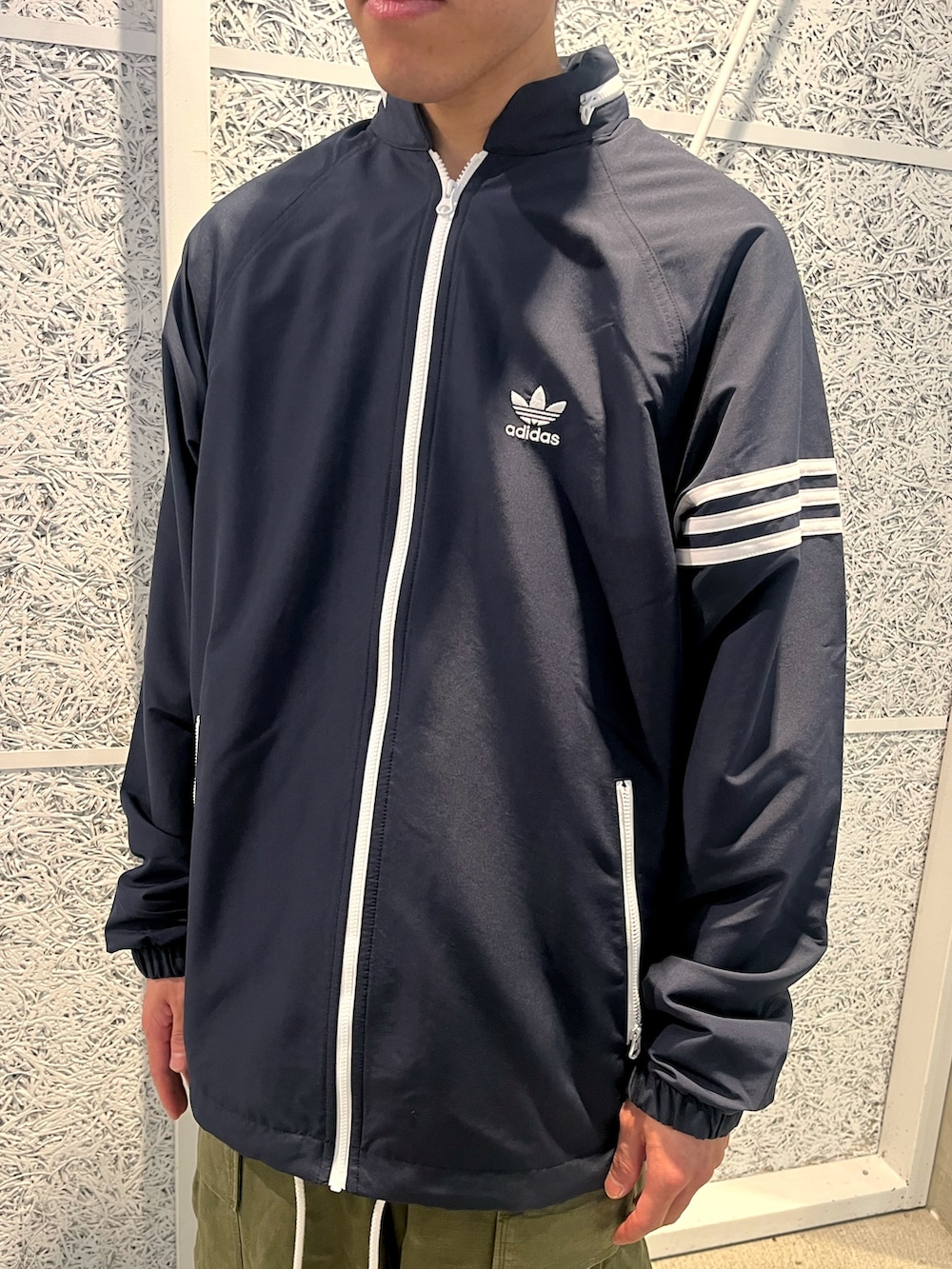 6/8まで限定値下げ　adidas ads200 レトロナイロンジャケット　XL adidas ナイロンジャケット レトロ Ads200 ウインドブレーカー