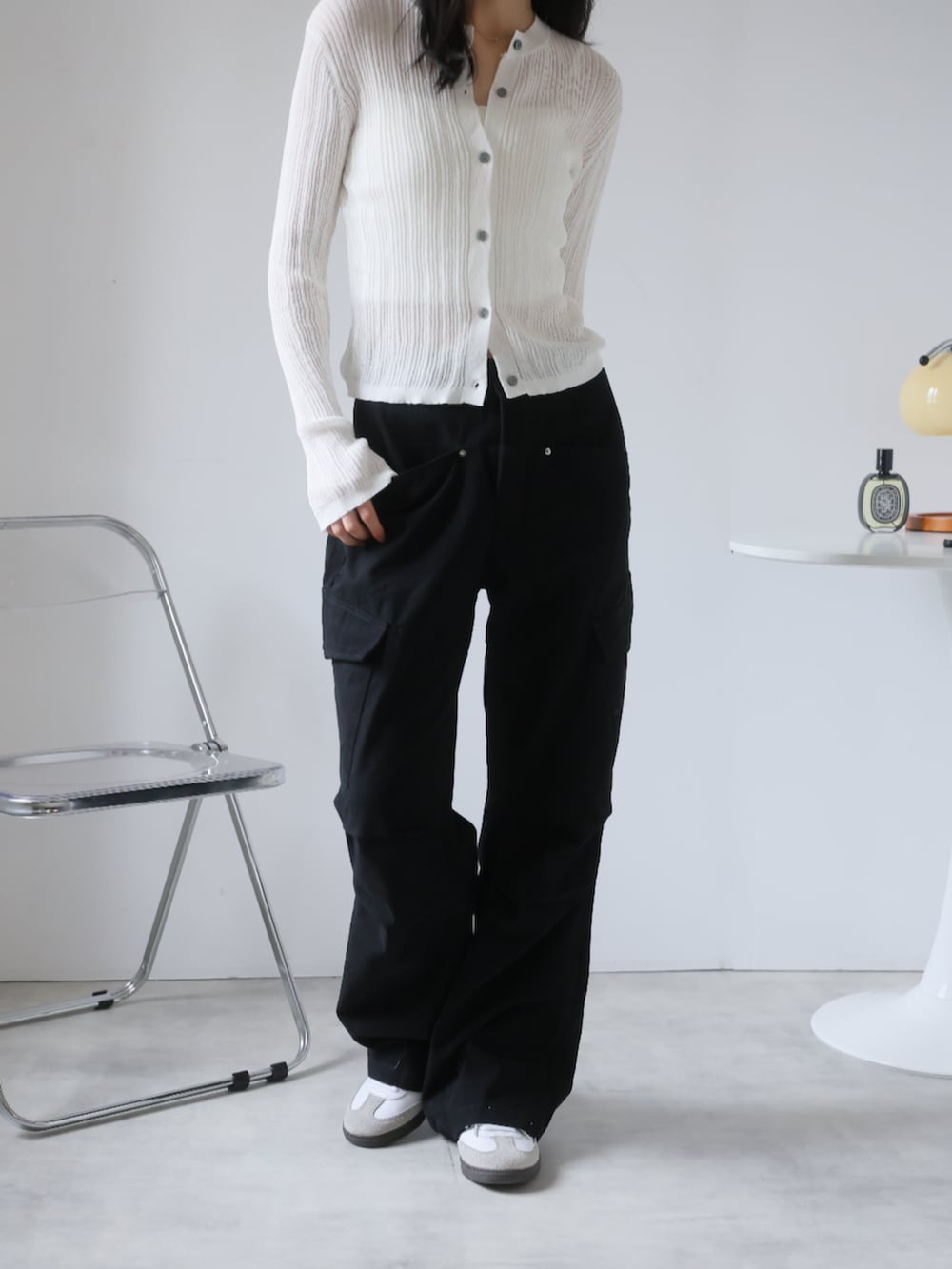 「春服コーデ、大人カジュアルコーデ、ゆるコーデ、カーゴパンツ、春コーデ、春夏コーデ、大人カジュアル、ストリート、ストリートカジュアル」｜「Ulyssesのカーゴワイドパンツ（カーゴパンツ、ベージュ系）」を使った、Ulyssesさん（レディース・158cm）の春コーディネートの10枚目の写真