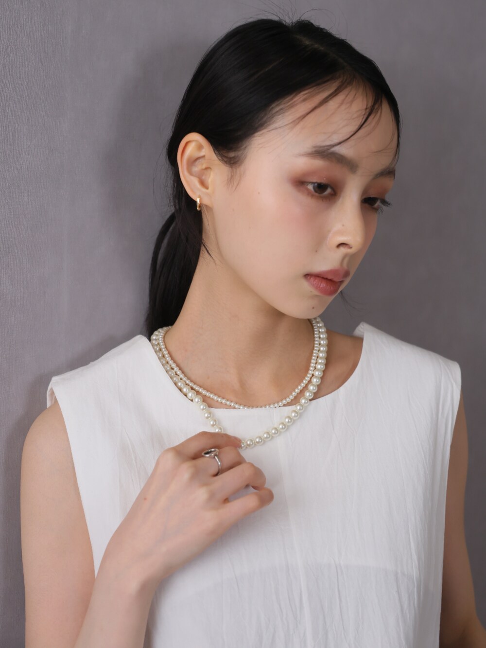 「パールネックレス、パール、パールアクセ、大人カジュアル、大人コーデ、大人女子、キレイめ、きれいめコーディネート、キレイめカジュアル、大人ファッション」｜「Ulyssesの２連パールネックレス（ネックレス、シルバー系）」を使った、Ulyssesさん（レディース・158cm）の春コーディネートの8枚目の写真