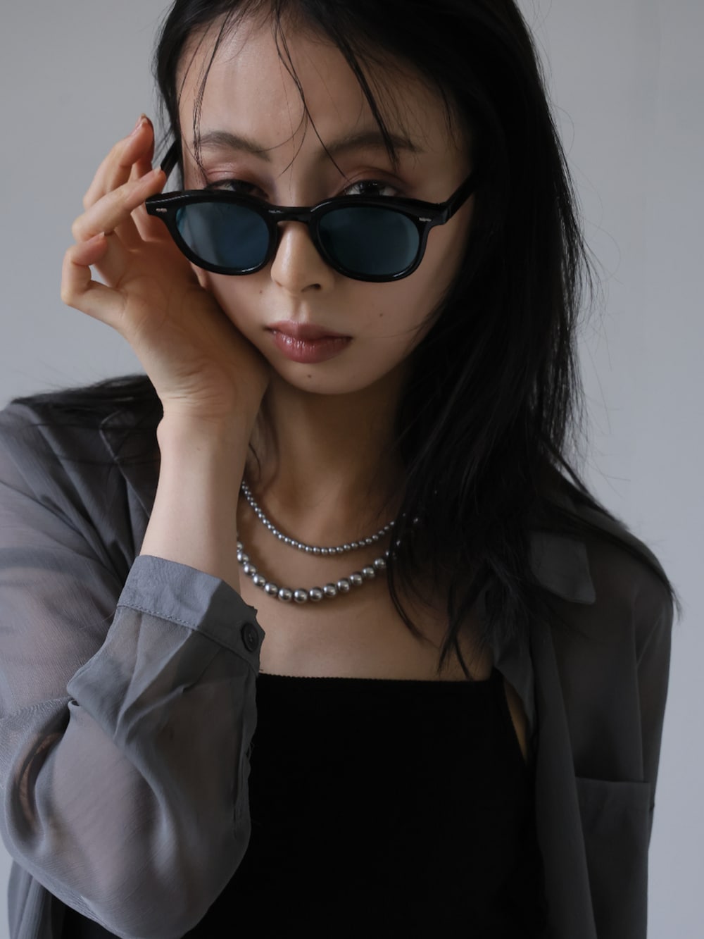 「サングラス、サングラススタイル、大人カジュアル、大人コーデ、大人女子」｜「Ulyssesのボストンサングラス（サングラス、ブラウン系）」を使った、Ulyssesさん（レディース・158cm）の春コーディネートの6枚目の写真
