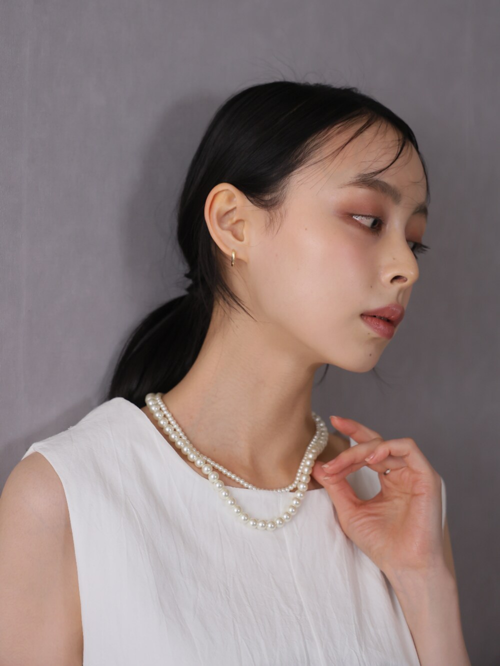 「パールネックレス、パール、パールアクセ、大人カジュアル、大人コーデ、大人女子、キレイめ、きれいめコーディネート、キレイめカジュアル、大人ファッション」｜「Ulyssesの２連パールネックレス（ネックレス、シルバー系）」を使った、Ulyssesさん（レディース・158cm）の春コーディネートの5枚目の写真