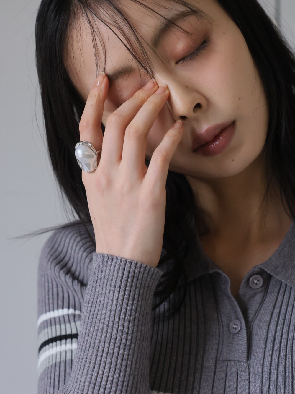 「リング、大人カジュアル、大人コーデ、パール、パールアクセ」｜「Ulyssesのアイテム（ファッション雑貨、シルバー系）」を使った、Ulyssesさん（レディース・158cm）の春コーディネートの4枚目の写真