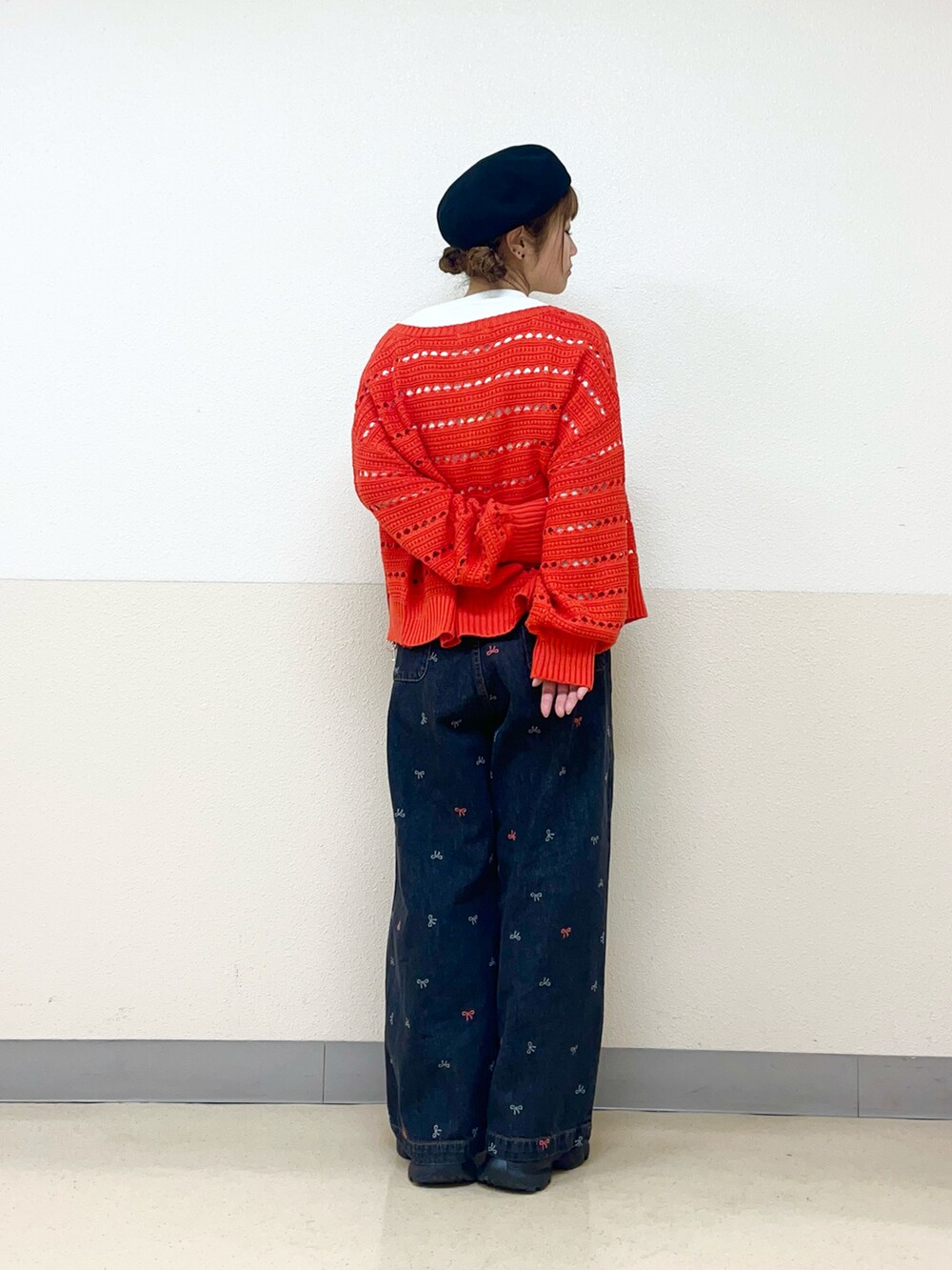 「ジップアップニット、デニムパンツ、リボン刺繍、ベレー帽推奨委員会、帽子かぶろう会、イオンモール浜松志都呂、サマンサ モスモス(Samansa Mos2)、SM2、オトナカジュアル、春、キレイめカジュアル、低身長女子、パンツスタイル」｜「Samansa Mos2の【消臭効果】リネン混ベレー帽（ハット、ブラック系）」を使った、も  な  こさん（レディース・152cm）の春コーディネートの3枚目の写真