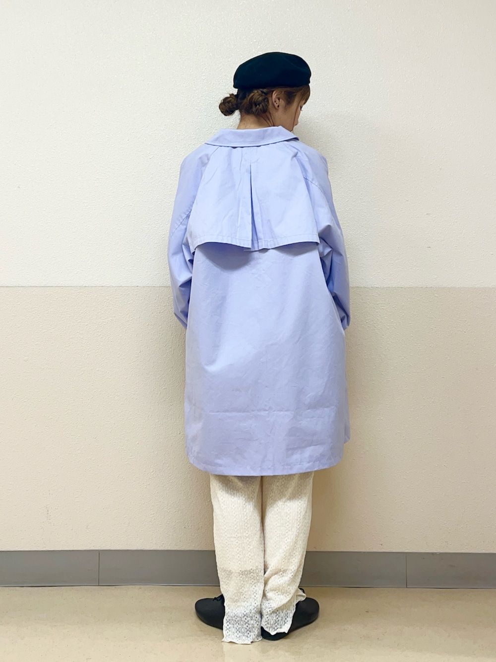 「大人カジュアル、春服コーデ、春コートスタイル、レースパンツ、ボーダーTシャツ、ビスチェ、ベレー帽推奨委員会、帽子かぶろう会、パープルコーデ、ラベンダーカラー、イオンモール浜松志都呂、サマンサ モスモス(Samansa Mos2)」|「Samansa Mos2の【消臭効果】リネン混ベレー帽(ハット、ブラック系)」を使った、も な こさん(レディース・152cm)の春コーディネートの3枚目の写真