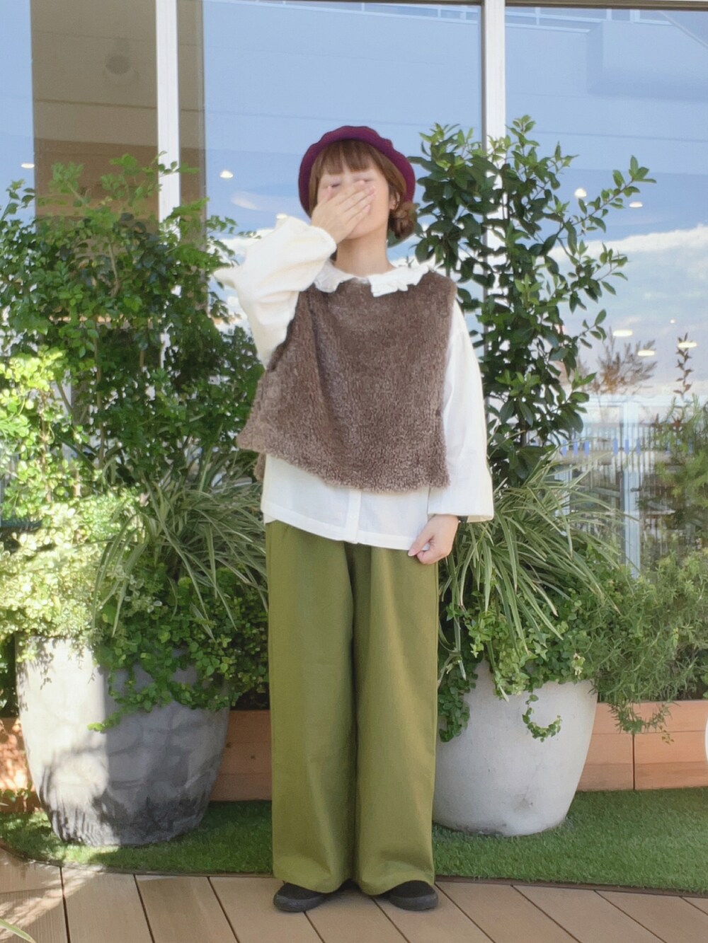「ベストコーデ、イオンモール浜松志都呂、サマンサ モスモス(Samansa Mos2)、カタログ掲載、ベレー帽推奨委員会、帽子かぶろう会、低身長コーデ、ブラウスコーデ、ブラウス×パンツ」｜「Samansa Mos2のバスクベレー帽（ハット、レッド系）」を使った、も  な  こさん（レディース・152cm）の秋コーディネートの2枚目の写真