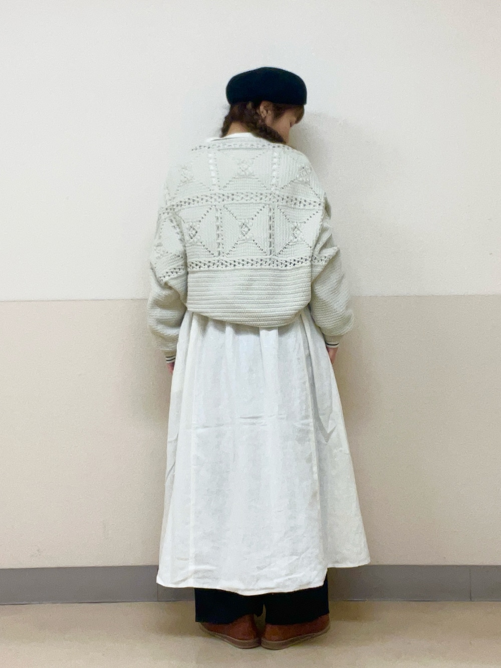 「シャツワンピース、セットアップ、ベレー帽推奨委員会、帽子かぶろう会、クロスリネン、おさげ女子、サマンサ モスモス(Samansa Mos2)、SM2、イオンモール浜松志都呂、レースアップシューズ」｜「Samansa Mos2の【消臭効果】リネン混ベレー帽（ハット、ブラック系）」を使った、も  な  こさん（レディース・152cm）の春コーディネートの3枚目の写真