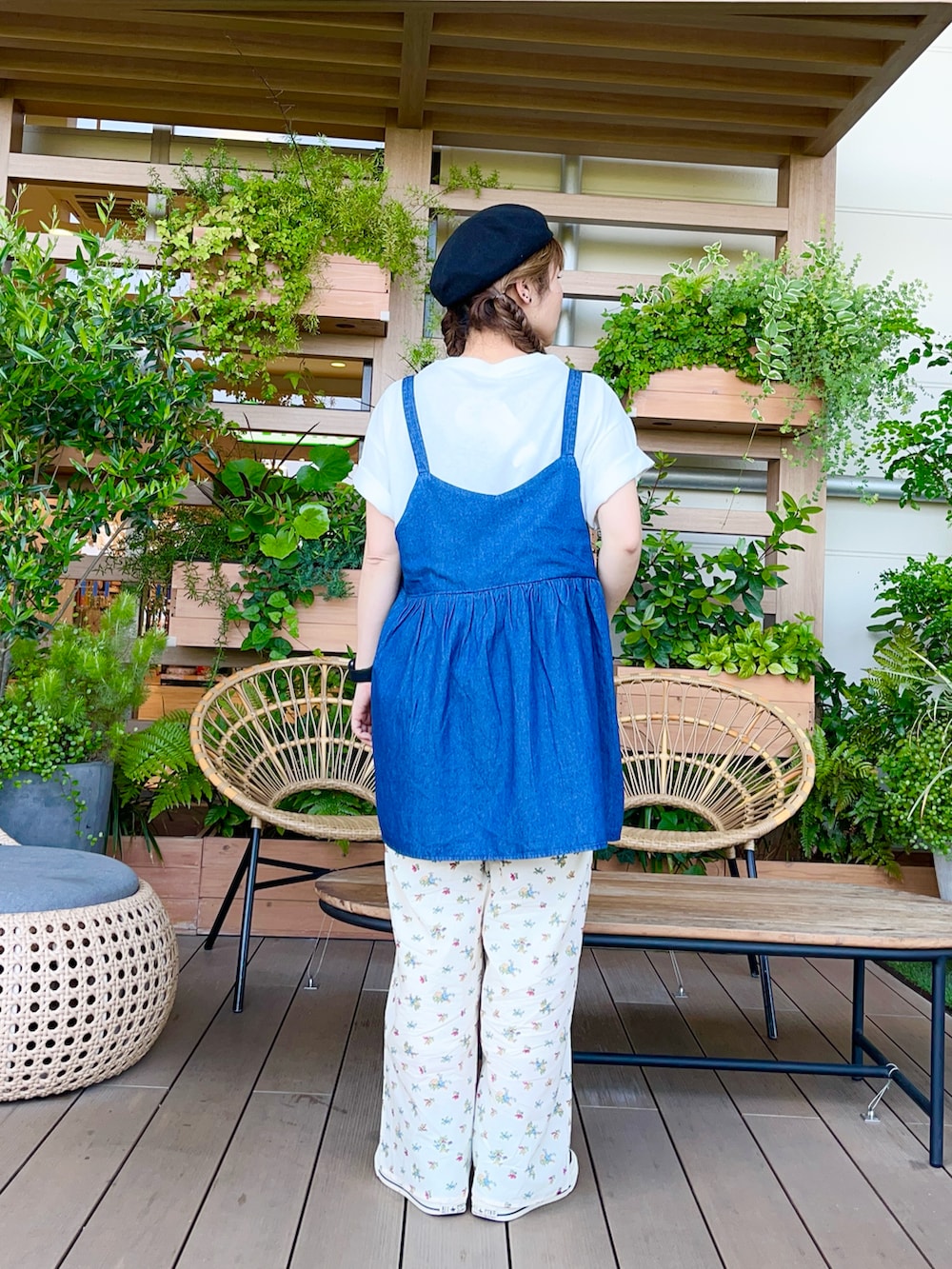 レディースの冬コーディネートの3枚目の写真