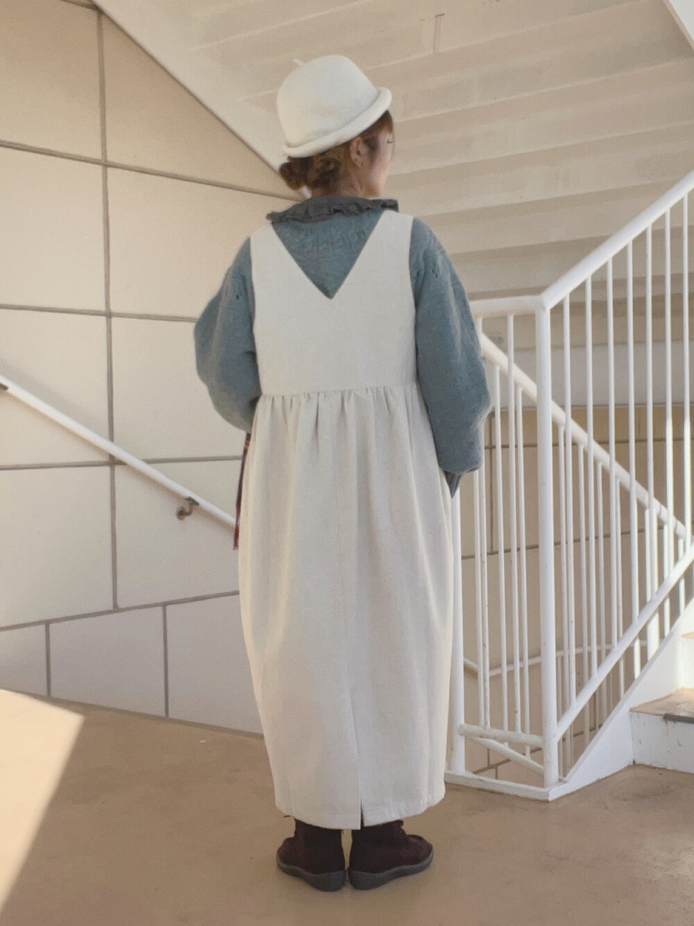 「ホワイトコーデ、冬のコーデ、クリスマスに着たい服、ニットコーデ、低身長コーデ、イオンモール浜松志都呂、サマンサ モスモス(Samansa Mos2)、ワンピース、帽子かぶろう会、ガーリー、ワンピースコーデ、moaza、バナナジュース」|「Samansa Mos2の【消臭効果】フェルトロールワッチ(ハット、ホワイト系)」を使った、も な こさん(レディース・152cm)の冬コーディネートの3枚目の写真
