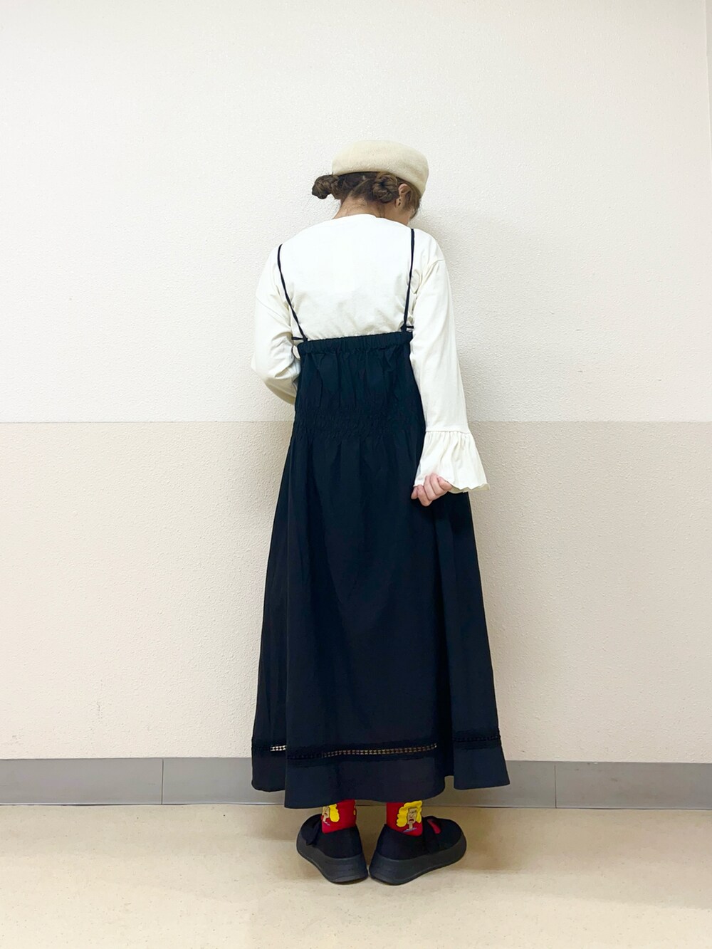 「やっぱり帽子が好き、ベレー帽推奨委員会、帽子かぶろう会、ワンピースコーデ、スカートコーデ、ロングスカート、ワンストラップシューズ、イオンモール浜松志都呂、サマンサ モスモス(Samansa Mos2)、低身長女子、低身長コーデ、モノトーン、夏服コーデ、レディースファッション」｜「Samansa Mos2の【消臭効果】リネン混ベレー帽（ハット、ホワイト系）」を使った、も  な  こさん（レディース・152cm）の春コーディネートの3枚目の写真