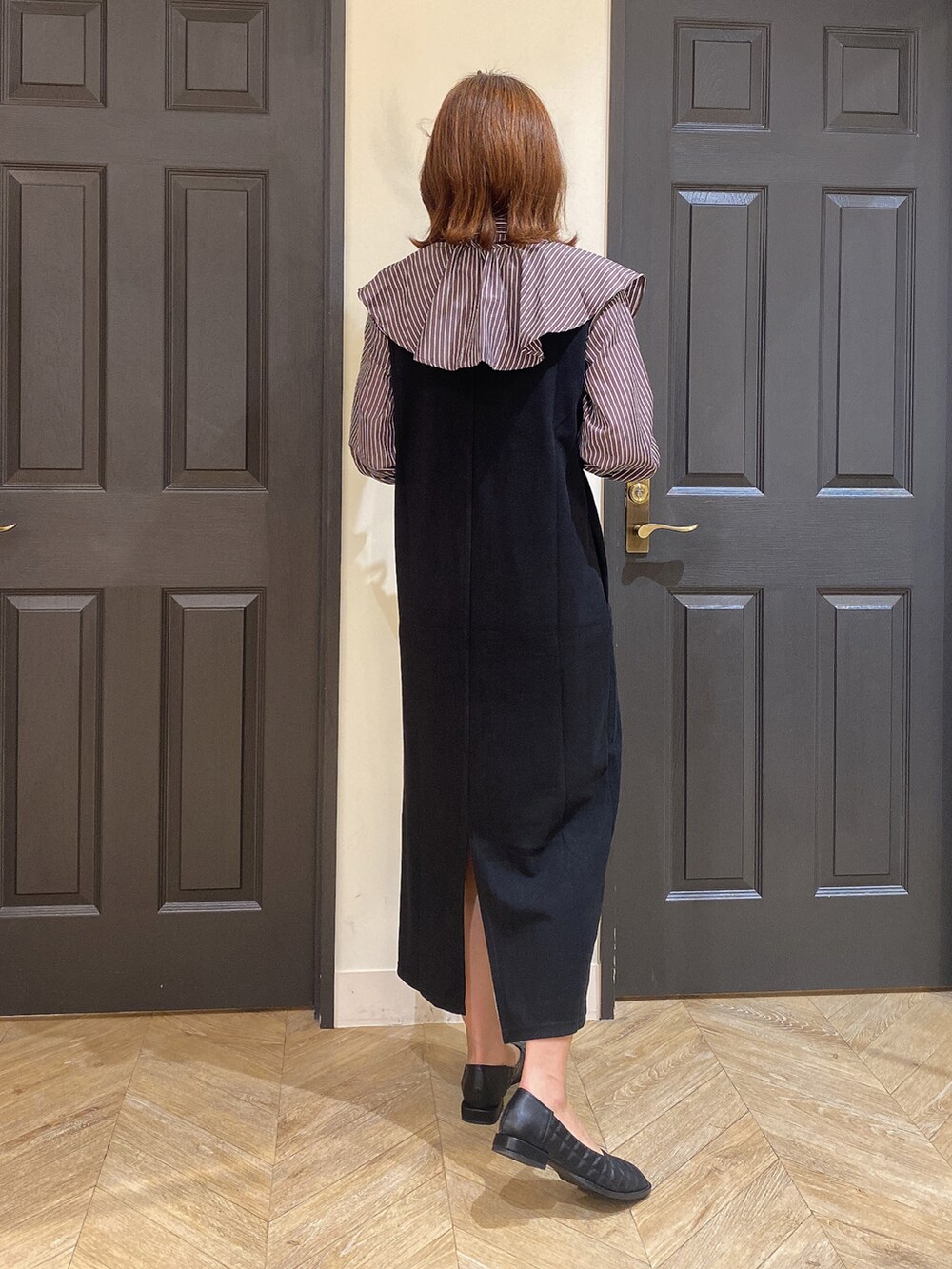 「休日コーデ、秋カラー、秋コーデ、ラクチンコーデ、おしゃれさんと繋がりたい、ロングワンピース、高身長女子、骨格ウェーブ、きれいめ、いいね、save、フォローお願いします🤑、ジャンパースカート、ストライプ、襟付きトップス」｜「Melan Cleugeのアイテム（シャツ/ブラウス、ブラウン系）」を使った、YUNAさん（レディース・165cm）の秋コーディネートの3枚目の写真