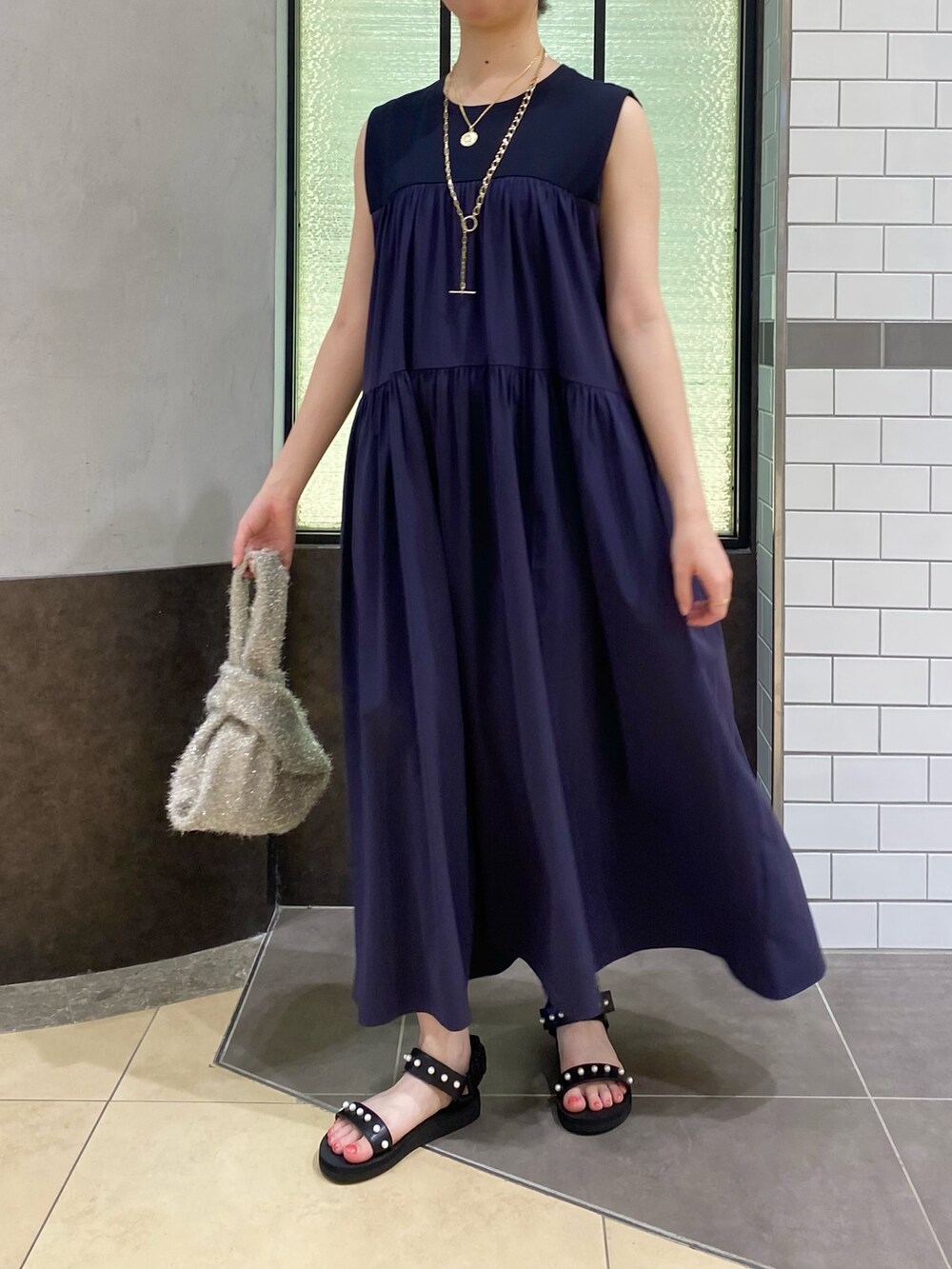 「休日スタイル、夏コーデ、ノースリーブ、ワンピース、サンダル、ゆるコーデ、接触冷感、初夏コーデ」｜「NOLLEY’Sのパールスポサン（サンダル、ブラック系）」を使った、nol hikariさん（レディース・156cm）の夏コーディネートの2枚目の写真