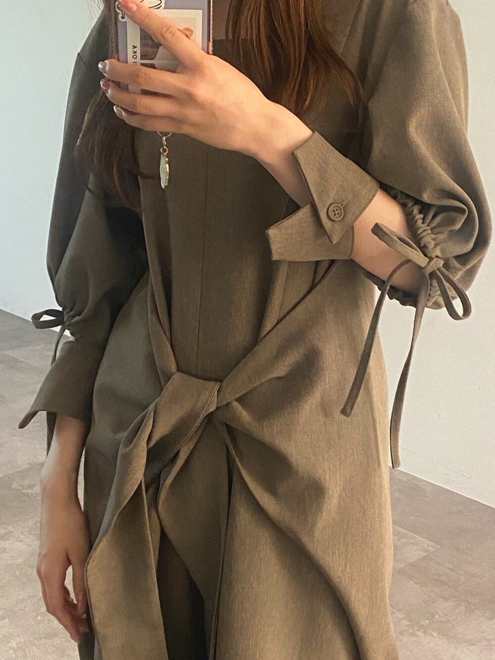 「カジュアルスタイル、コンビネゾン、春コーデ、春服」｜「loin nuitのpuff ribbon combinaison/パフリボンコンビネゾン（つなぎ/オールインワン、グリーン系）」を使った、モモさん（レディース・158cm）の春コーディネートの2枚目の写真