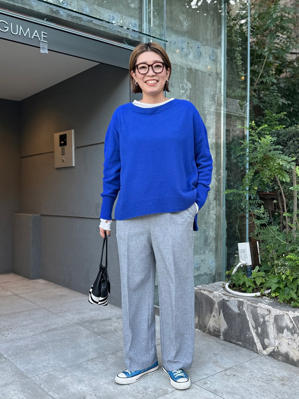 「秋のコーデ、休日コーデ、秋服、シンプルコーデ、大人コーデ、高身長女子、スニーカー、スニーカーコーデ、ニット」｜「NOLLEY’Sの◇【WEB限定サイズあり】ウォッシャブルイージーワイドパンツ（その他パンツ、グレー系）」を使った、mitaniiiiiさん（レディース・168cm）の秋コーディネートの4枚目の写真