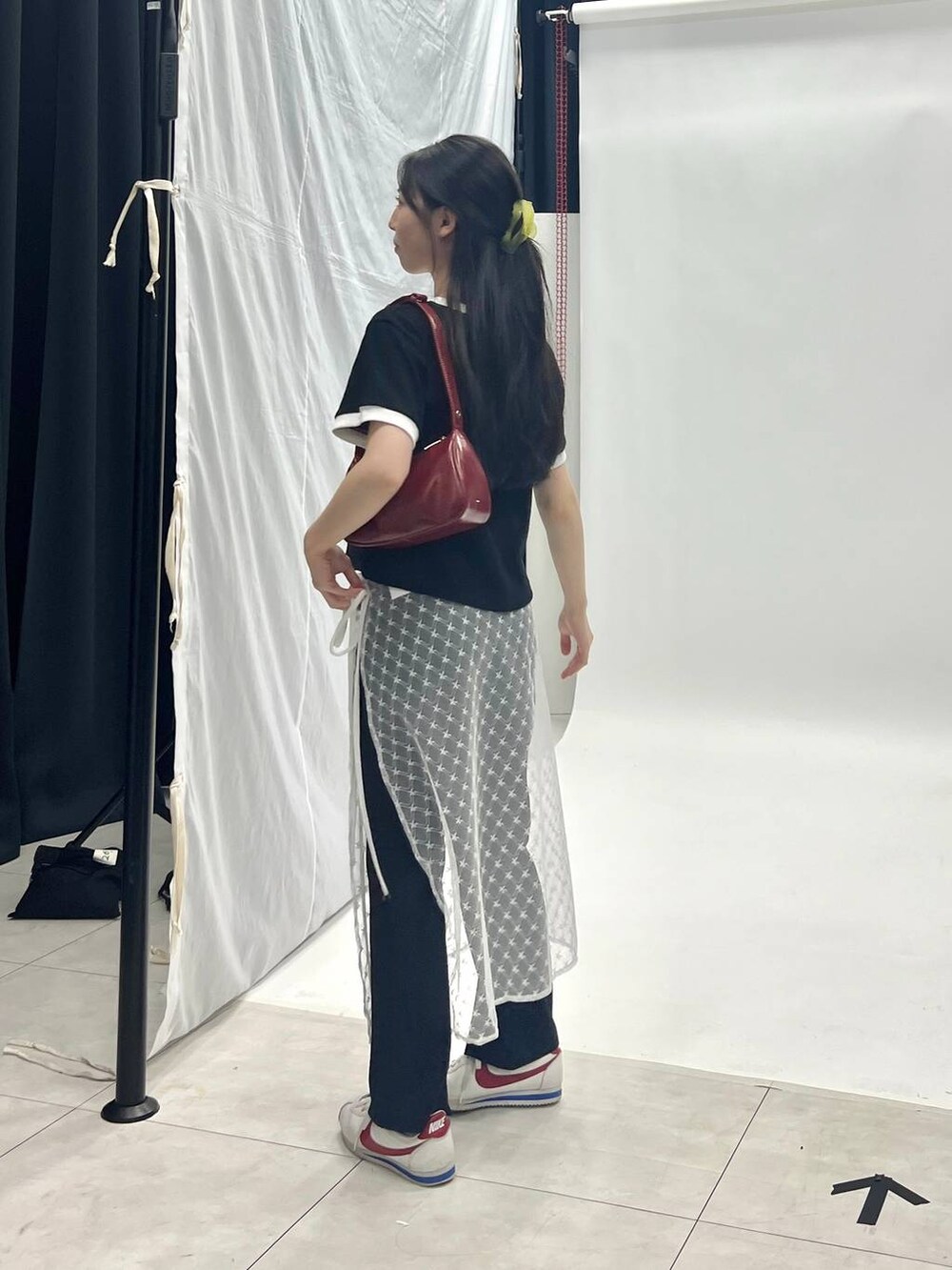 その他のスカートを着用したレディースの夏コーディネートの4枚目の写真