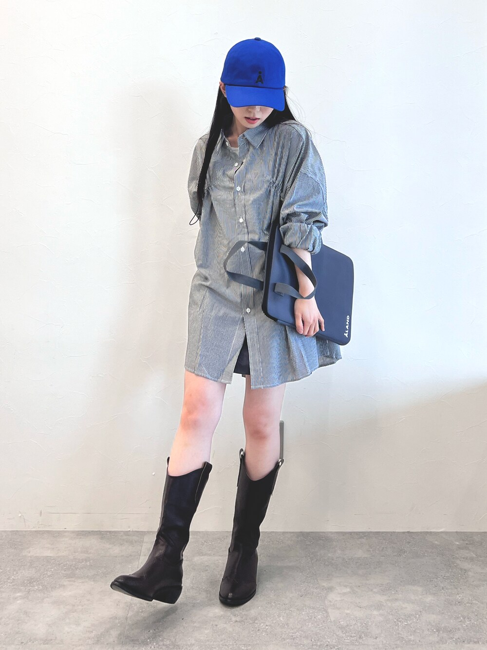 「ボーダー、アツいコーデ全部見せ、秋服準備はじめました、秋先取りコーデ、ビックシルエット、シンプルスタイル、大人カジュアル、カジュアル、おでかけコーデ、低身長、低身長コーデ、低身長女子、韓国ファッション、韓国コーデ、ブーツ」｜「3.3 Field Trip の3.3 Field Trip／ヘンケイBIG シャツ 2974862（シャツ/ブラウス、ブラック系）」を使った、みれいさん（レディース・150cm）の夏コーディネートの2枚目の写真
