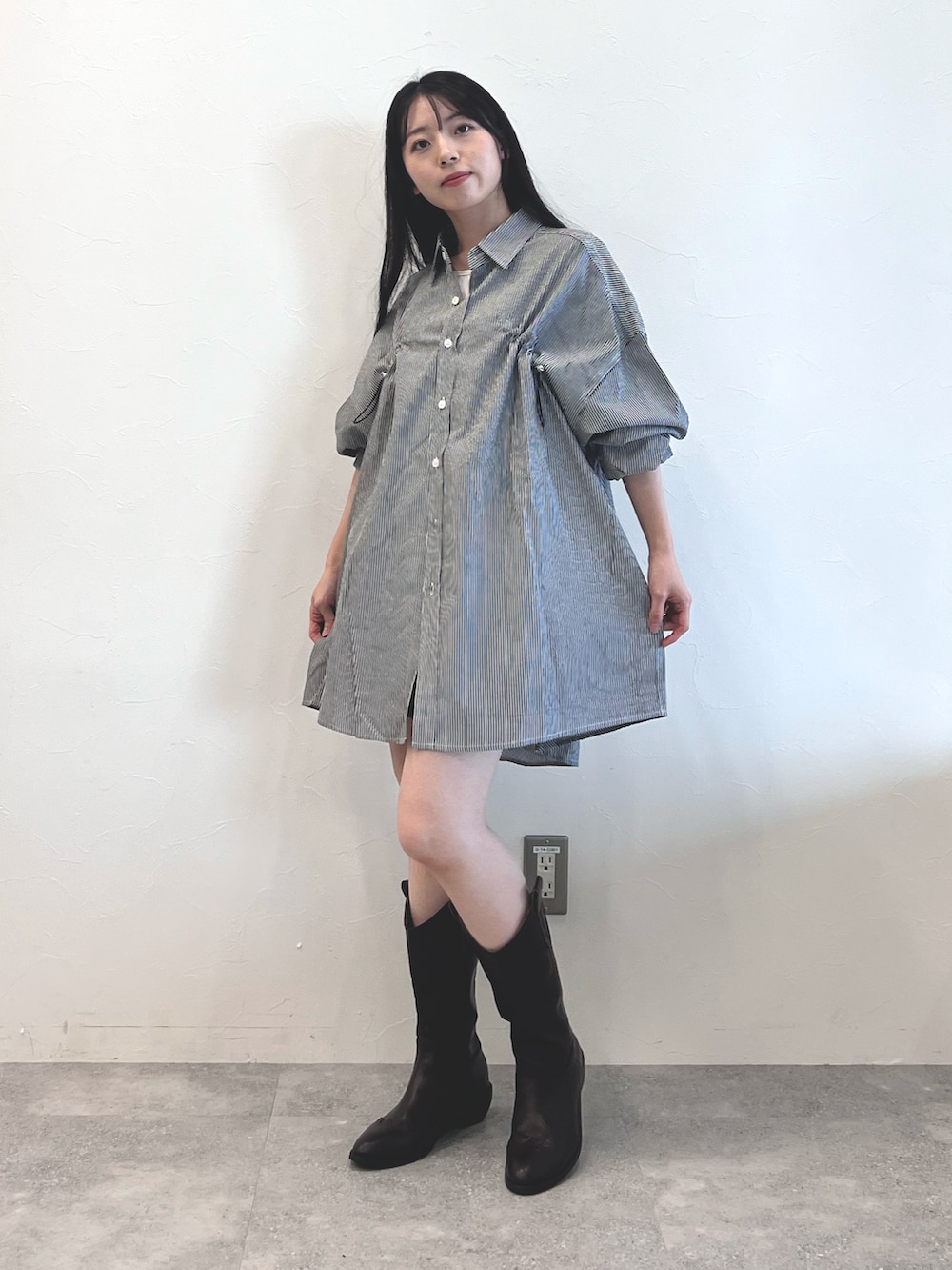「ボーダー、アツいコーデ全部見せ、秋服準備はじめました、秋先取りコーデ、ビックシルエット、シンプルスタイル、大人カジュアル、カジュアル、おでかけコーデ、低身長、低身長コーデ、低身長女子、韓国ファッション、韓国コーデ、ブーツ」｜「3.3 Field Trip の3.3 Field Trip／ヘンケイBIG シャツ 2974862（シャツ/ブラウス、ブラック系）」を使った、みれいさん（レディース・150cm）の夏コーディネートの5枚目の写真