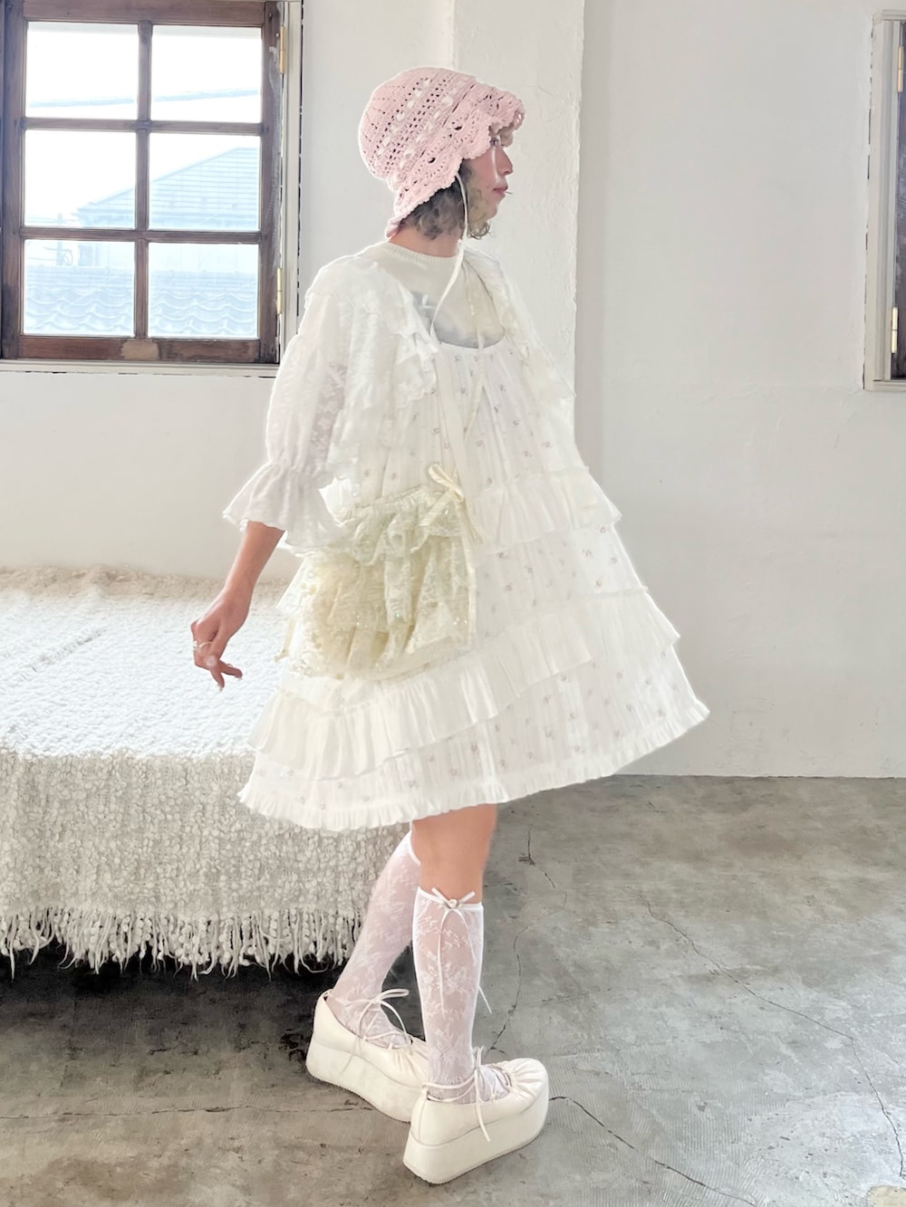 kotochiさんの「透かし編みフリルハット（merry jenny）」を使ったコーディネートの3枚目の写真