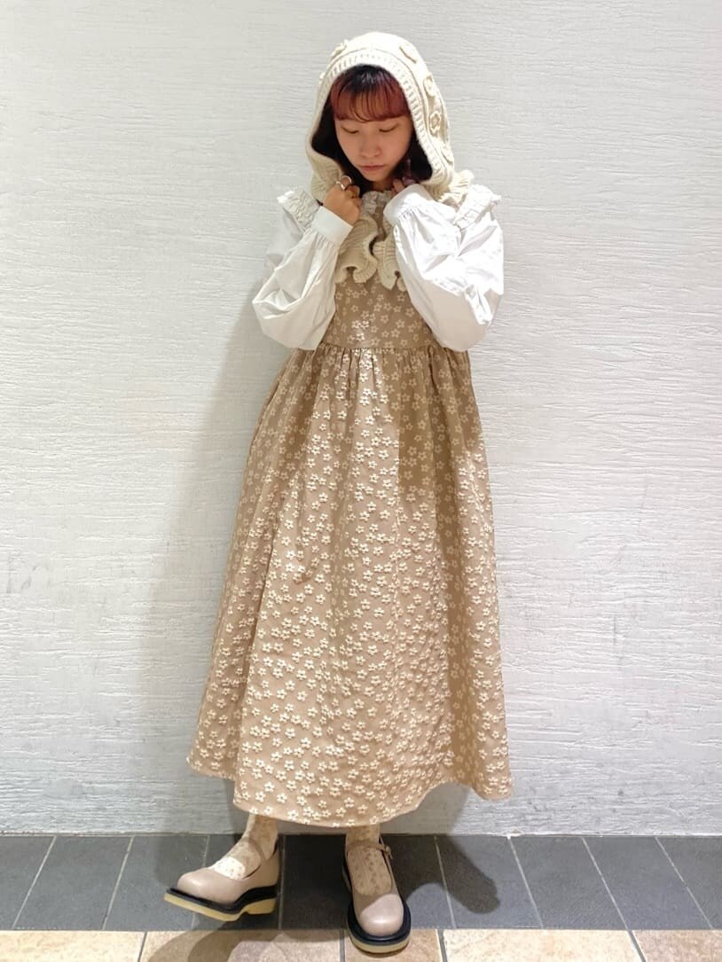 「merry jennyのおはなニットバラクラバ（ニットキャップ/ビーニー、ホワイト系）」を使った、kotochiさん（レディース・154cm）の秋コーディネートの2枚目の写真