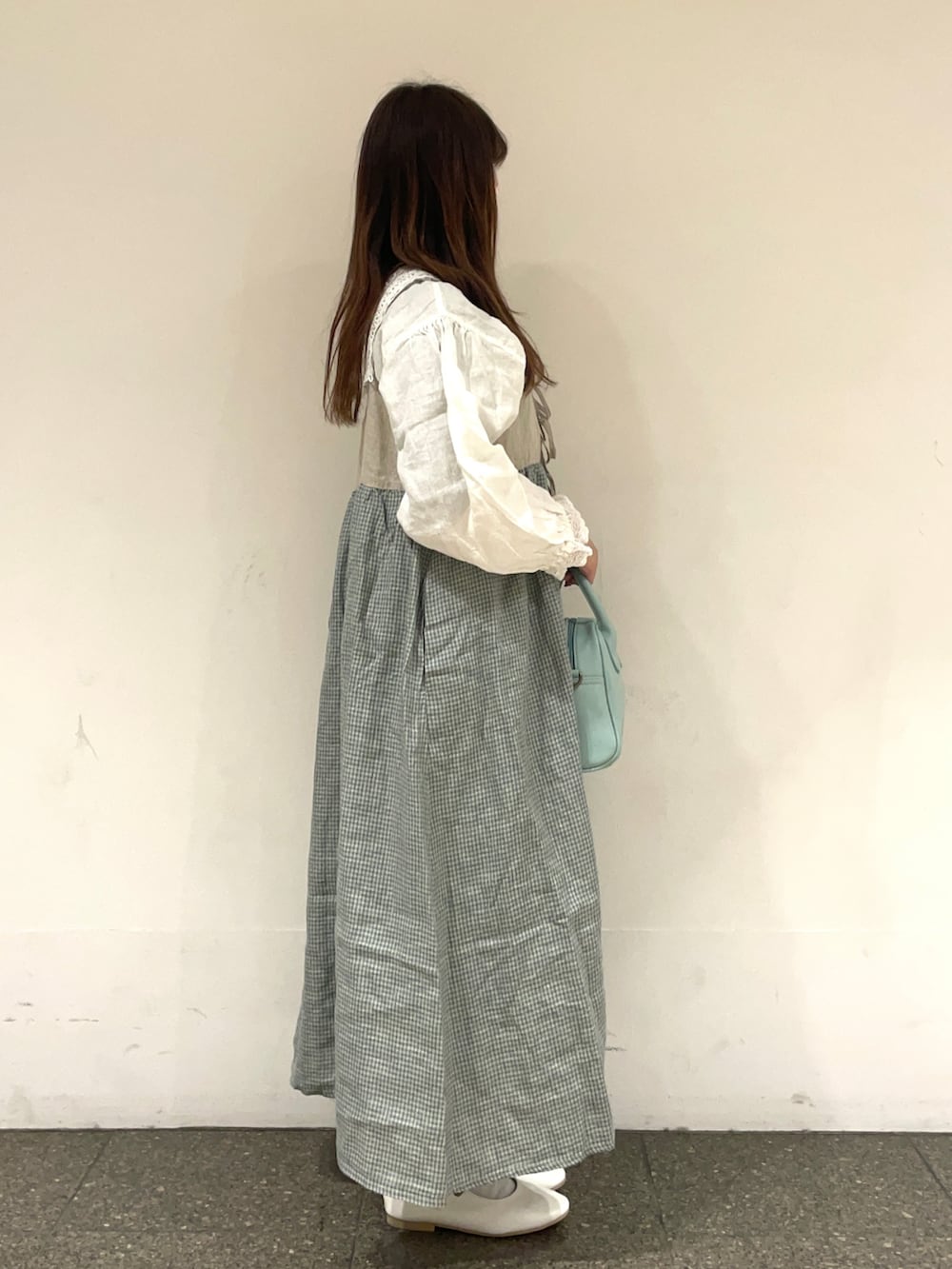 「kazumiコラボ、kazumi、kazumiさんコラボ、kazumi × Samansa Mos2、低身長、キャミワンピ、キャミワンピース、ブラウス、サマンサ モスモス(Samansa Mos2)、サマンサモスモス、Samansa Mos2、SM2、シンプルコーデ、裾レース、レースパンツ」｜「▶ノベルティのアイテム（その他、その他）」を使った、松さん（レディース・153cm）の冬コーディネートの4枚目の写真