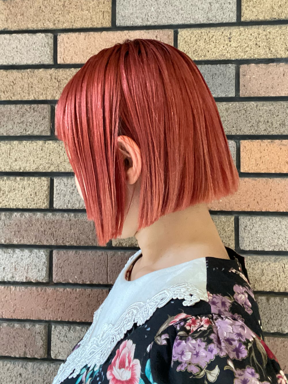 ブラック系のワンピース/ドレスを着用したレディースの秋コーディネートの3枚目の写真