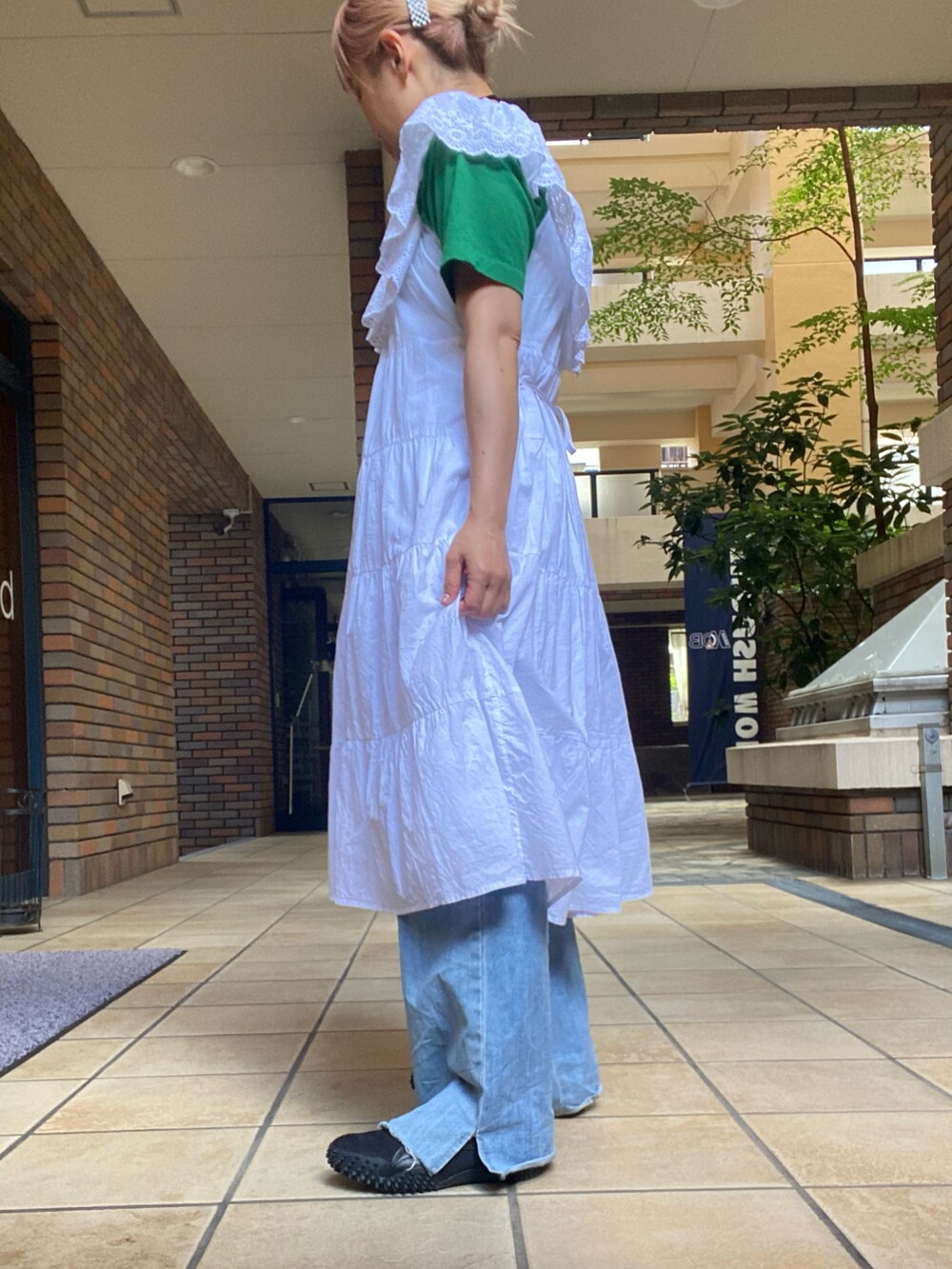 「レイヤードスタイル、レースワンピース、古着MIX、古着、古着コーデ、おしゃれさんと繋がりたい、低身長、低身長コーデ、大人ファッション、今日のコーデ、いいね、save、フォローお願いします🤑、ootd、outfit、ママコーデ、ママファッション」｜「kittyのアイテム（ワンピース/ドレス、ホワイト系）」を使った、くみこさん（レディース・150cm）の夏コーディネートの2枚目の写真