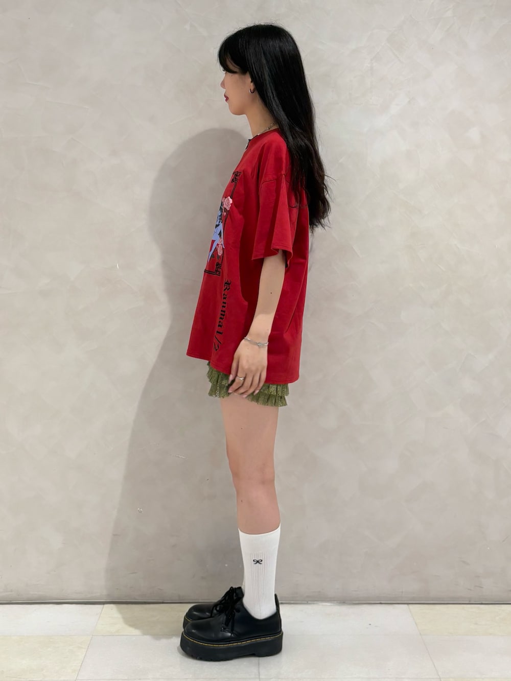 「らんま、らんま1/2、赤、カーキ、カーキパンツ、ショートパンツ、フリル、レース、レースパンツ、Tシャツ、ビッグシルエット、ビッグT」｜「jouetieの【TVアニメ『らんま1/2』jouetie】チャイナグラフィックTシャツ（Tシャツ/カットソー、レッド系）」を使った、NANAさん（骨格ウェーブ・レディース・162cm）の夏コーディネートの2枚目の写真