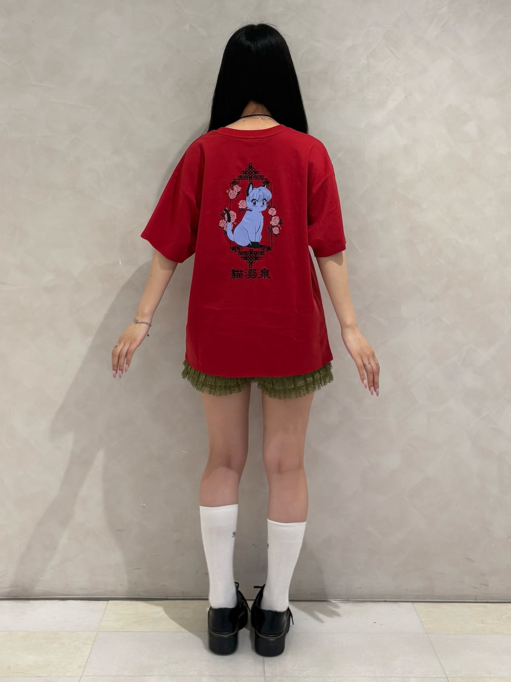 「らんま、らんま1/2、赤、カーキ、カーキパンツ、ショートパンツ、フリル、レース、レースパンツ、Tシャツ、ビッグシルエット、ビッグT」｜「jouetieの【TVアニメ『らんま1/2』jouetie】チャイナグラフィックTシャツ（Tシャツ/カットソー、レッド系）」を使った、NANAさん（骨格ウェーブ・レディース・162cm）の夏コーディネートの3枚目の写真