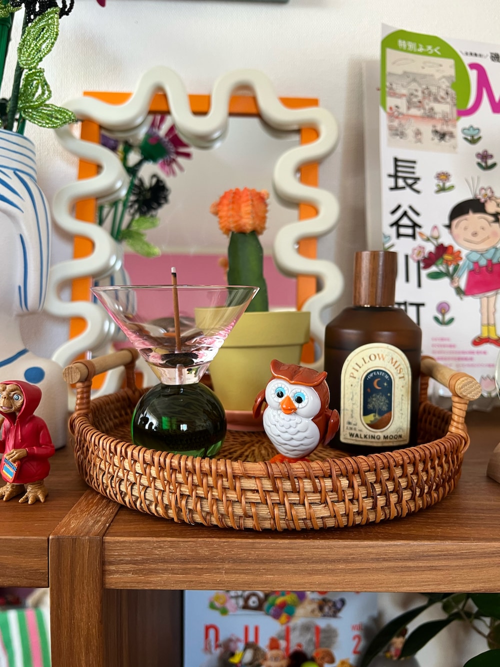 ピンク系のインテリア雑貨、グリーン系のインテリア雑貨、その他のインテリア雑貨を着用したレディースの春コーディネートの4枚目の写真