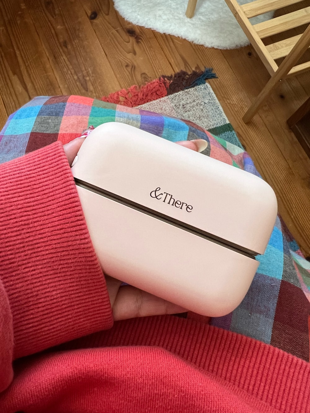 ピンク系の生活家電、その他のその他を着用したレディースの秋コーディネートの2枚目の写真