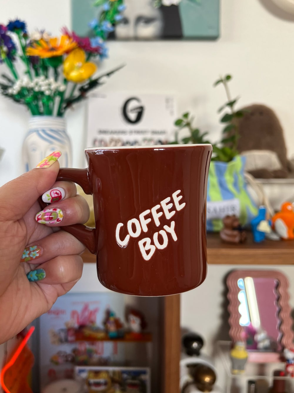 ブラウン系のグラス/マグカップ/タンブラー、その他のその他を着用したレディースの秋コーディネートの2枚目の写真