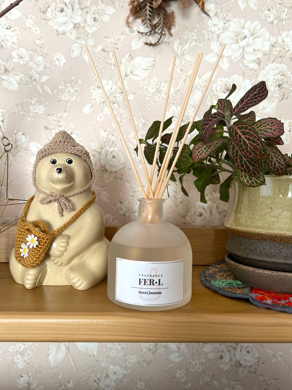 ホワイト系のルームフレグランス/お香、その他のその他を着用したレディースの冬コーディネートの2枚目の写真