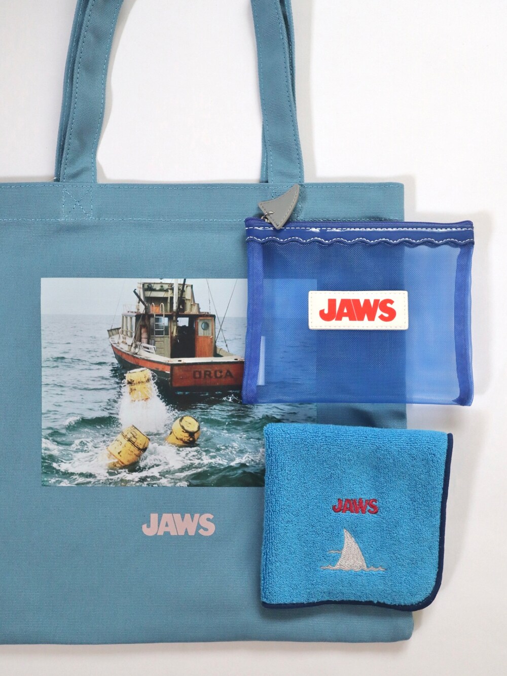 「ポーチ、タオル、ハンカチ、JAWS、ジョーズ、ブルー、blue、ハンドクリーム、トートバッグ、ニット帽、BIRTHDAY BAR」｜「BIRTHDAY BARのUNIVERSAL ユニバーサル オリジナル タオルハンカチ（ハンカチ/ハンドタオル、その他）」を使った、ちゃみまる🐶さん（レディース・146cm）の夏コーディネートの3枚目の写真