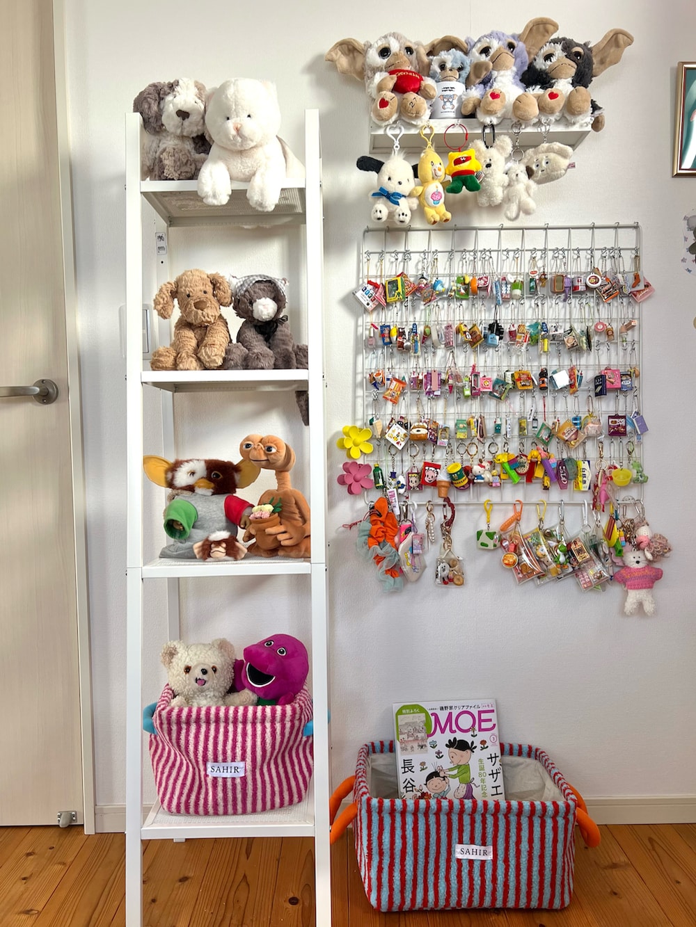 ピンク系の収納グッズ、ブルー系の収納グッズ、その他のその他を着用したレディースの春コーディネートの2枚目の写真