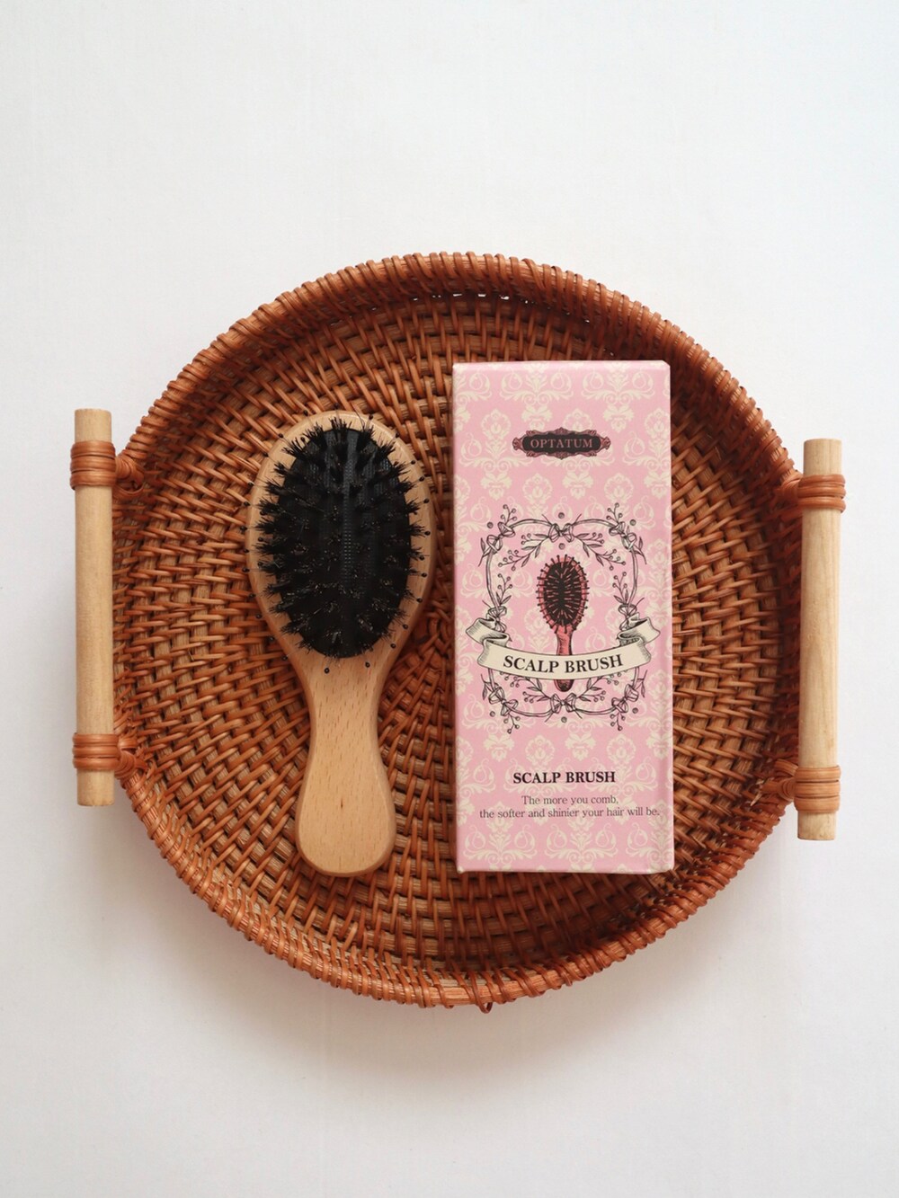 「ヘアケア、お風呂、ヘアブラシ、ヘアオイル、ボディソープ、せっけん、かっさ、ハンドクリーム、雑貨、ギフト、プレゼント、BIRTHDAY BAR、オプタウム、OPTATUM」｜「BIRTHDAY BARのOPTATUM スカルプブラシ（ヘアブラシ、ベージュ系）」を使った、ちゃみまる🐶さん（レディース・146cm）の秋コーディネートの4枚目の写真