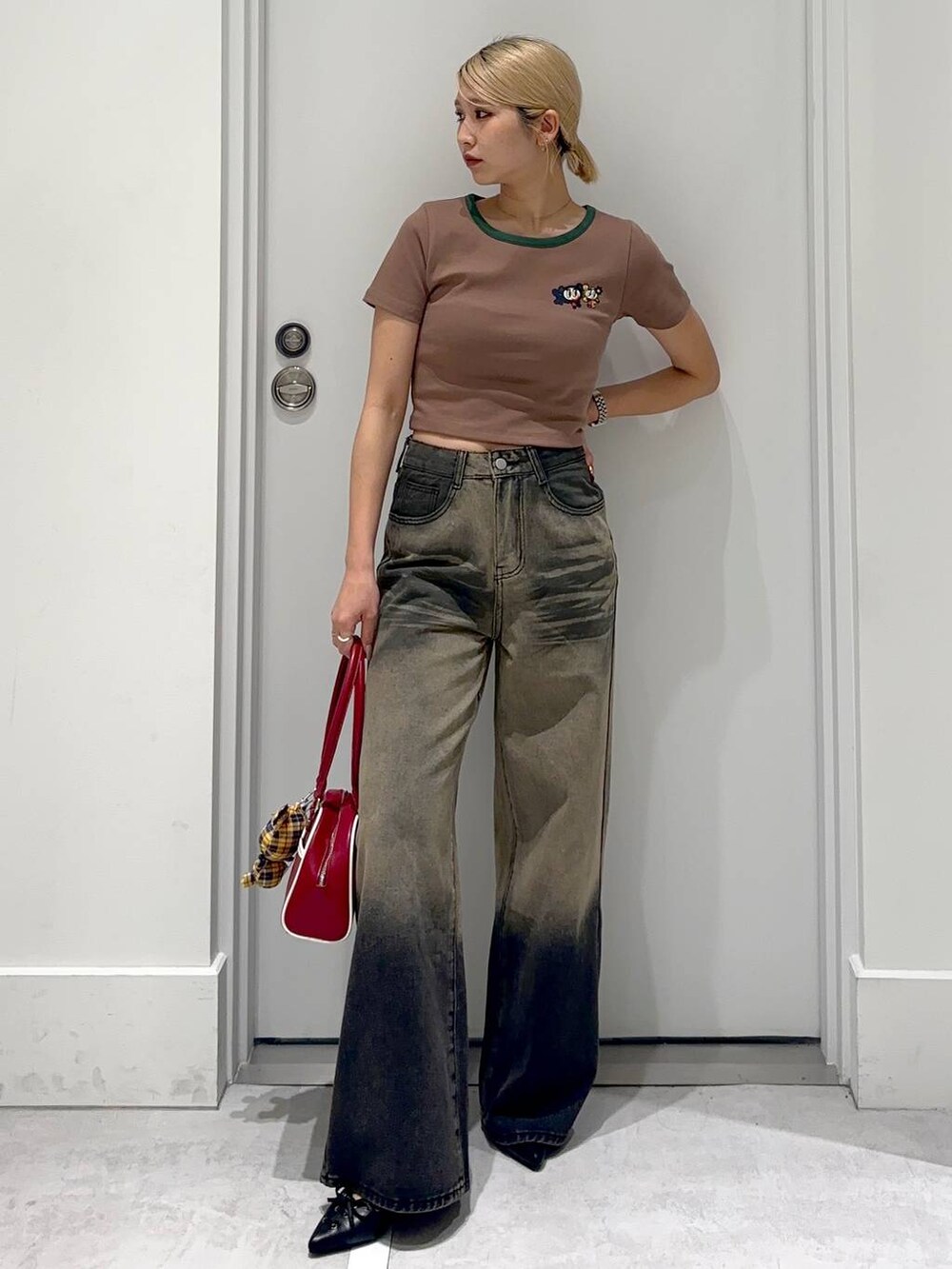 「着痩せ・細見え、女子ウケ、カジュアル、カジュアルコーデ、夏コーデ、シンプルコーデ」｜「FOREVER 21の【2025SS】レースアップミュール（その他シューズ、ブラック系）」を使った、hm2931さん（レディース・159cm）の春コーディネートの2枚目の写真