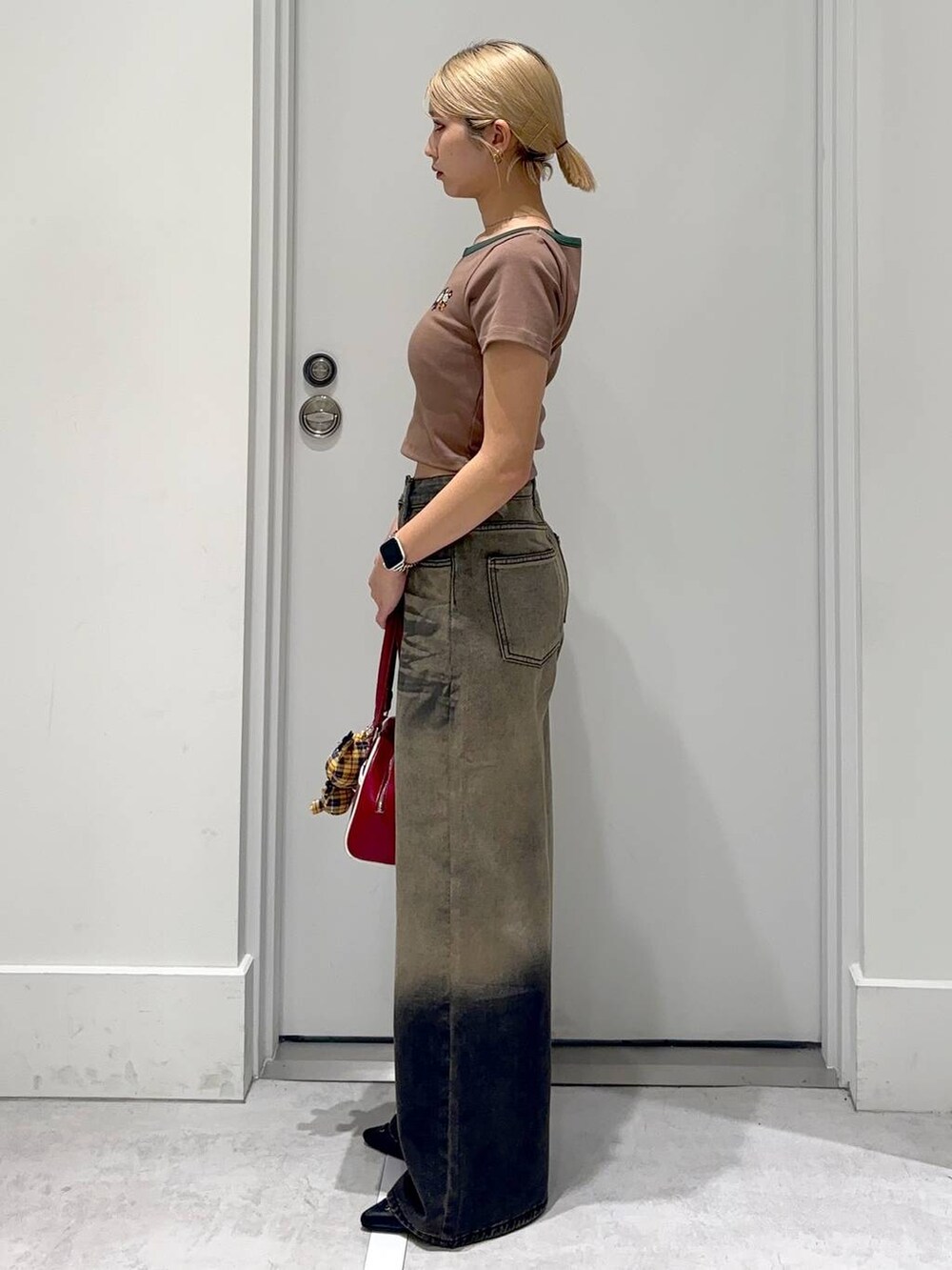 「着痩せ・細見え、女子ウケ、カジュアル、カジュアルコーデ、夏コーデ、シンプルコーデ」｜「FOREVER 21の【2025SS】レースアップミュール（その他シューズ、ブラック系）」を使った、hm2931さん（レディース・159cm）の春コーディネートの3枚目の写真