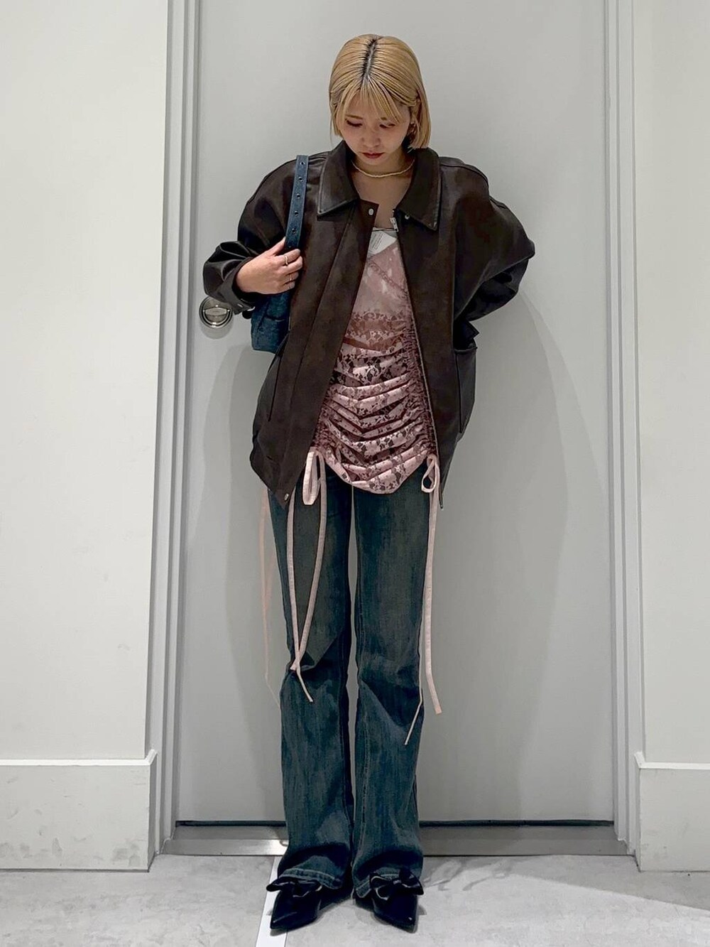 「着痩せ・細見え、女子ウケ、カジュアル、カジュアルコーデ、春コーデ、春服みてみて、春色、FOREVER 21、新作」|「FOREVER 21の【2024SS】カップ付きバンドゥ(チューブトップ、ホワイト系)」を使った、hm2931さん(レディース・159cm)の春コーディネートの2枚目の写真