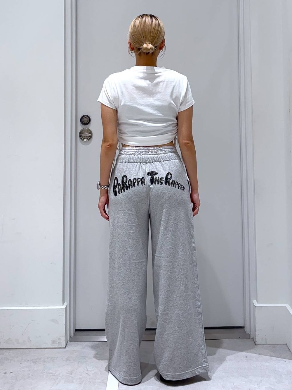 「カジュアルコーデ、着痩せ・細見え、着痩せ、女子ウケ、新作、シンプルコーデ、楽ちんコーデ、FOREVER 21」｜「FOREVER 21の【2025SS】ヴィンテージライクサイドシャーリングT（Tシャツ/カットソー、ホワイト系）」を使った、hm2931さん（レディース・159cm）の夏コーディネートの5枚目の写真